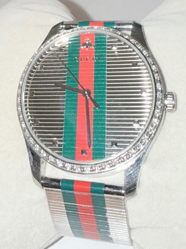 GUCCI MENS TIMELESS 126.2 LAB GROWN DIAMOND QUARTZ WATCH