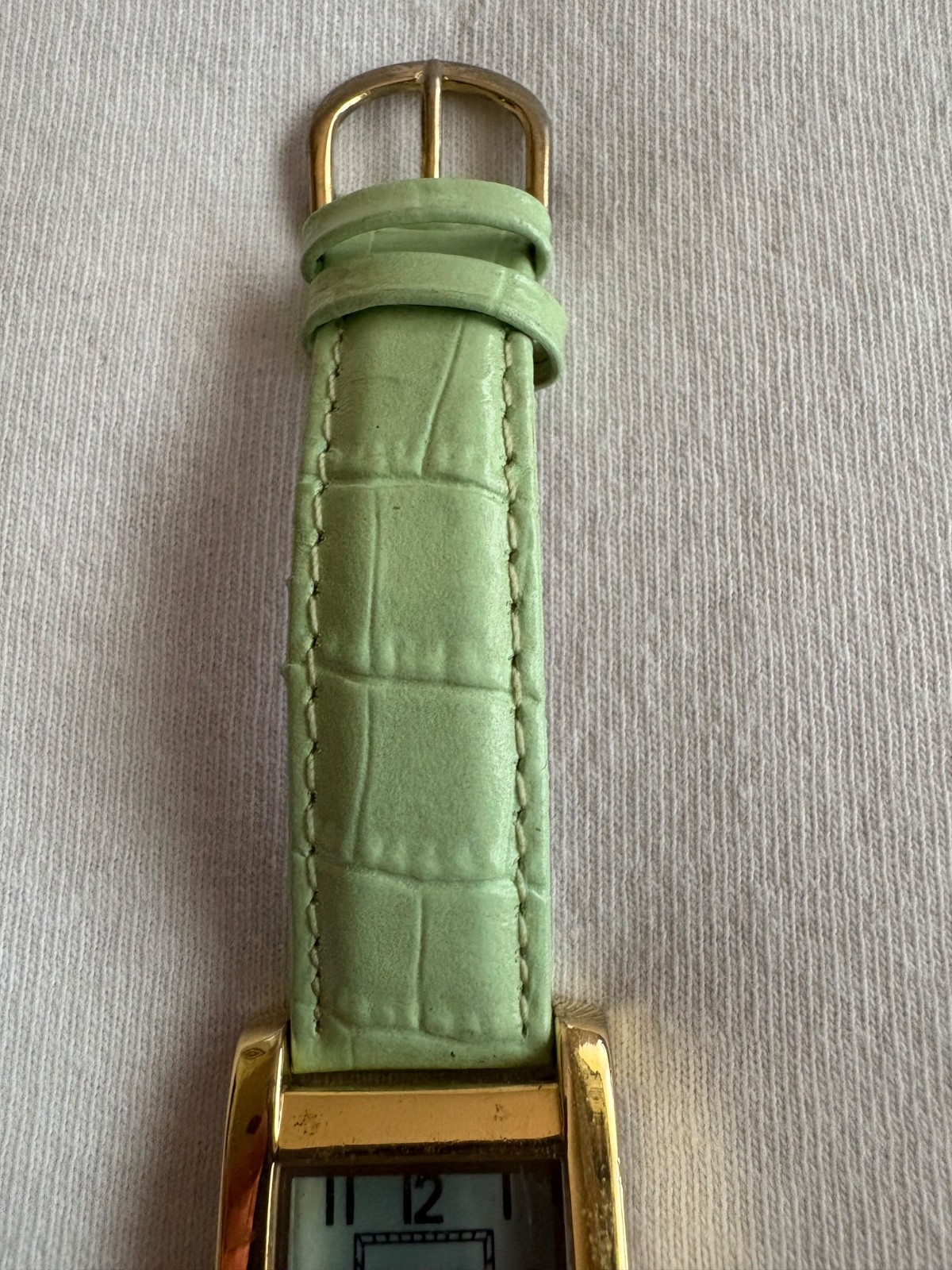 Gossip GSP231C Mother of Pearl Gold Tone Quartz Watch Green Band NEW Battery#146