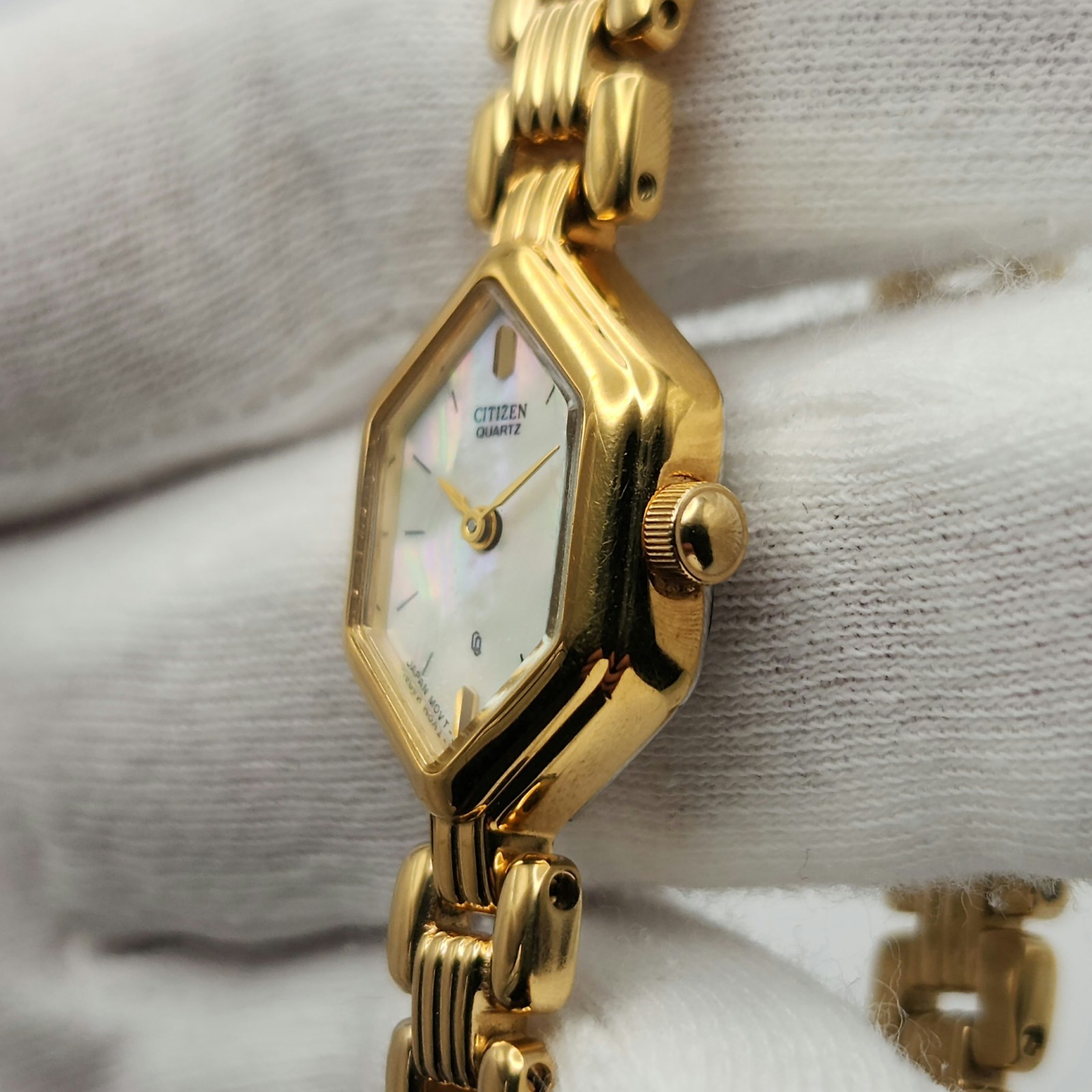Citizen Ladies Vintage Gold Tone w/ Hexagonal Case & MOP Dial Quartz Watch