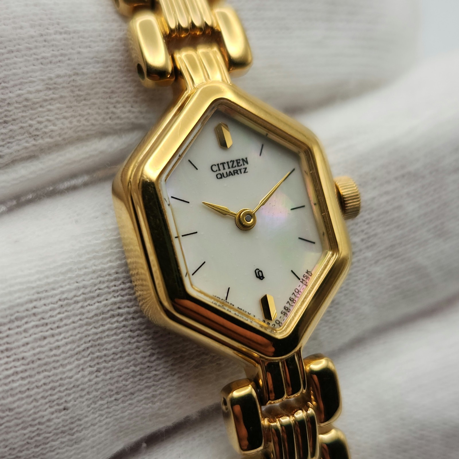 Citizen Ladies Vintage Gold Tone w/ Hexagonal Case & MOP Dial Quartz Watch