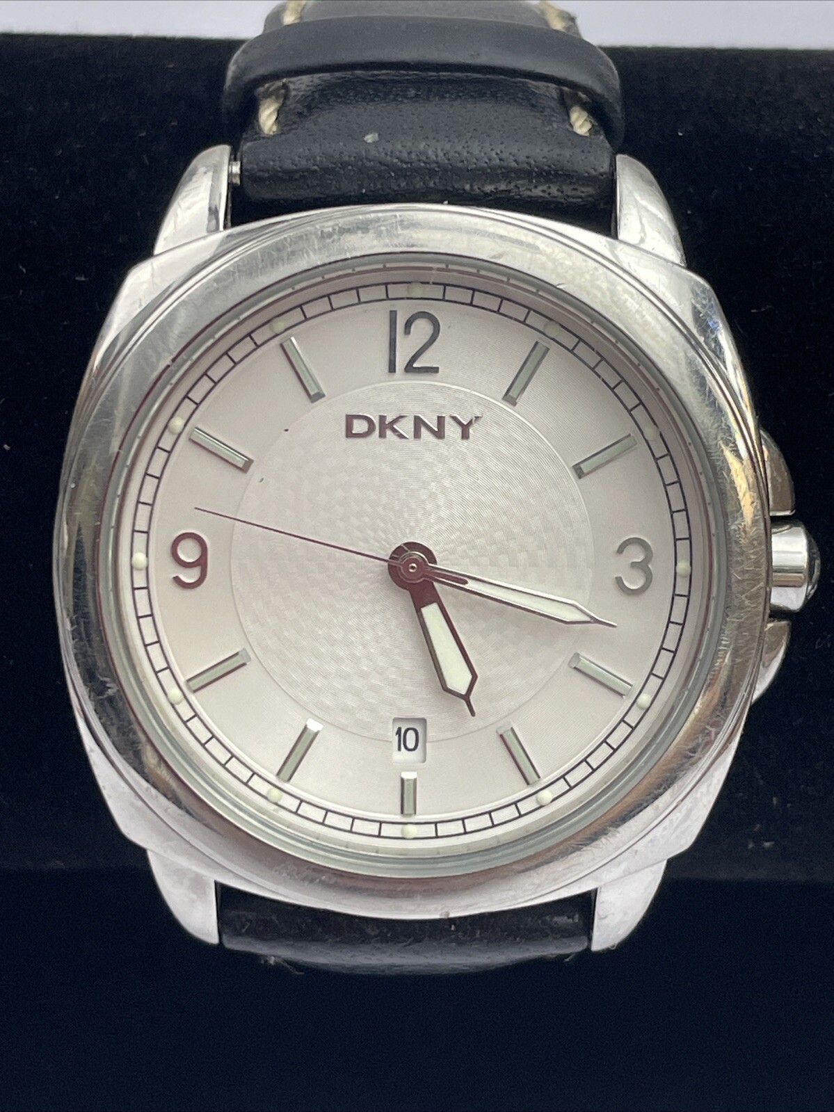 Dkny Womens Silver Dial Watch Ny1097 Leather Band Quartz 5ATM 50M Calendar Rare