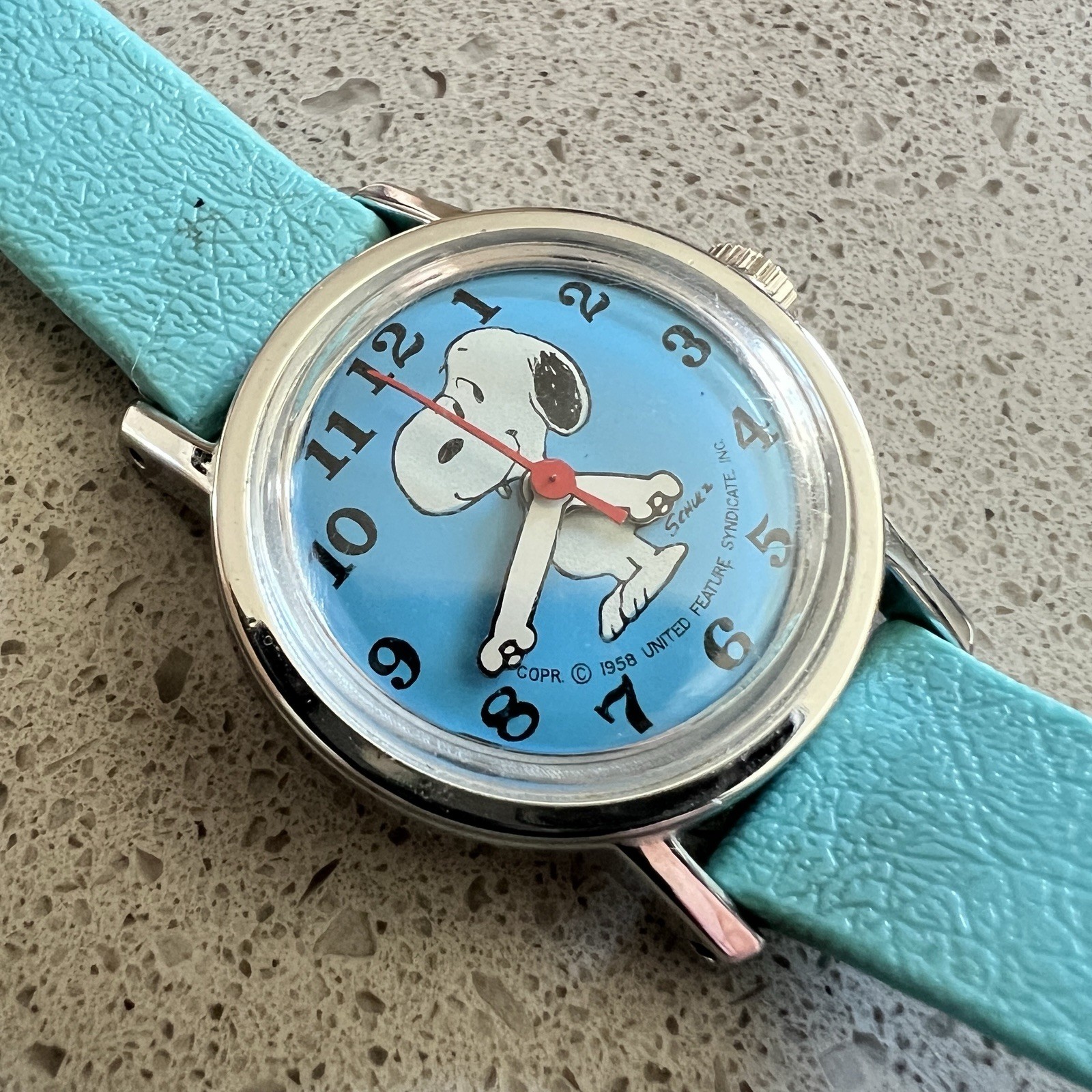 Timex Snoopy Peanuts 1958 Vintage Watch Wind-Up Mechanism, Original and Clean