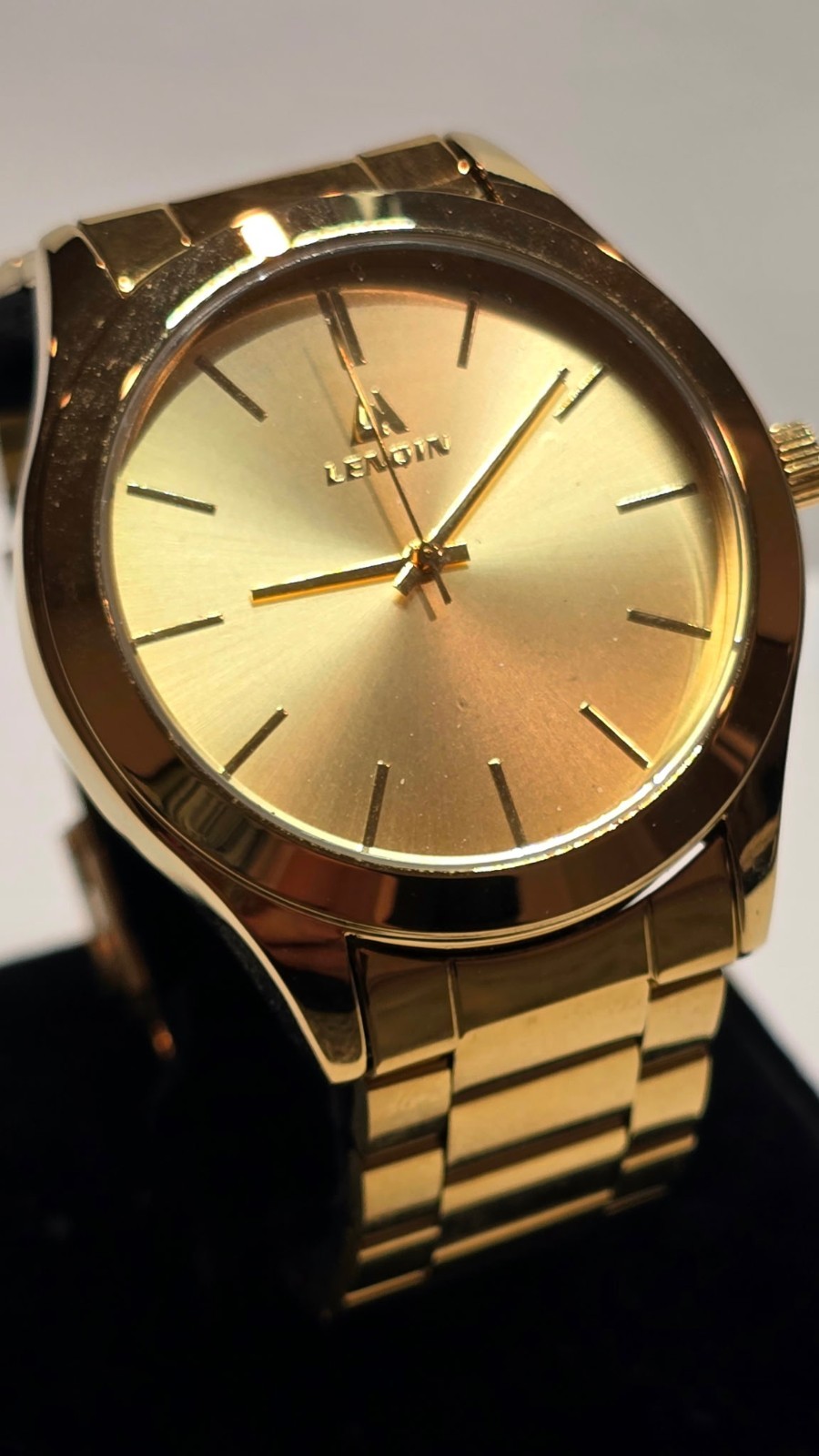 Lenoin Unisex Quartz Analog 50m 5ATM Gold Dial Gold Tone SS Bracelet Watch