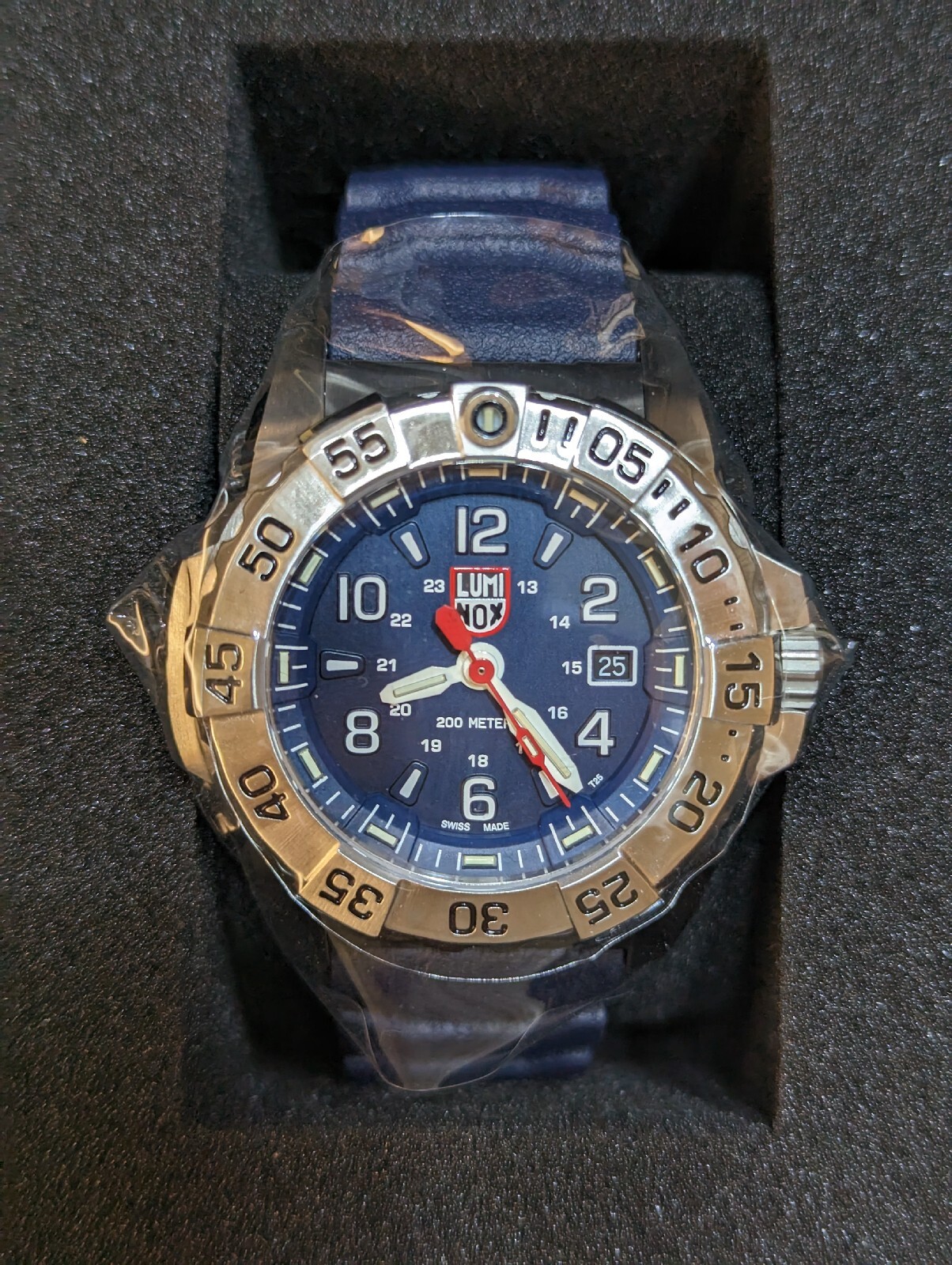 NEW Luminox Navy Seal 200m Dive Sapphire Blue Dial / Blue Band Watch XS.3253