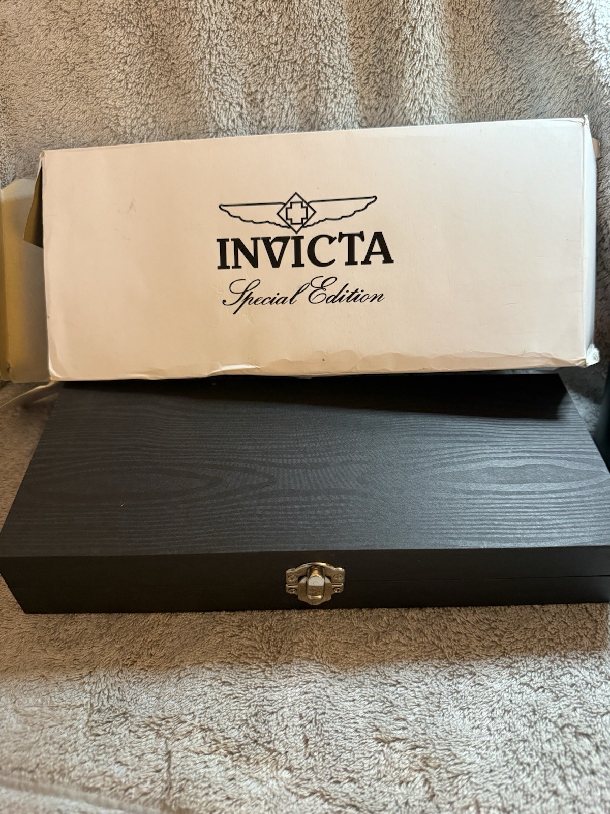 Invicta Special Edition Women’s Quartz Watch Set Dial Leather Bands Box