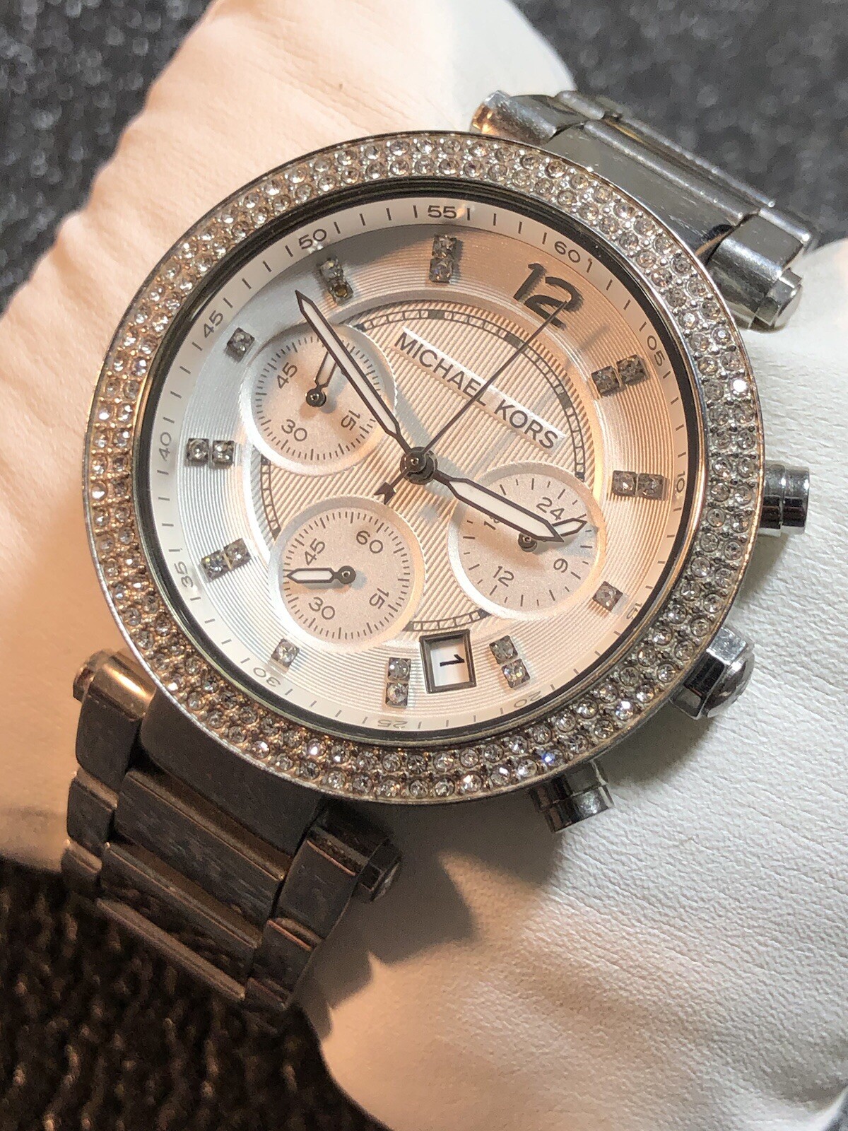 Michael Kors Women’s Parker Watch MK5353 Silver Tone Runs Parts Or Repair