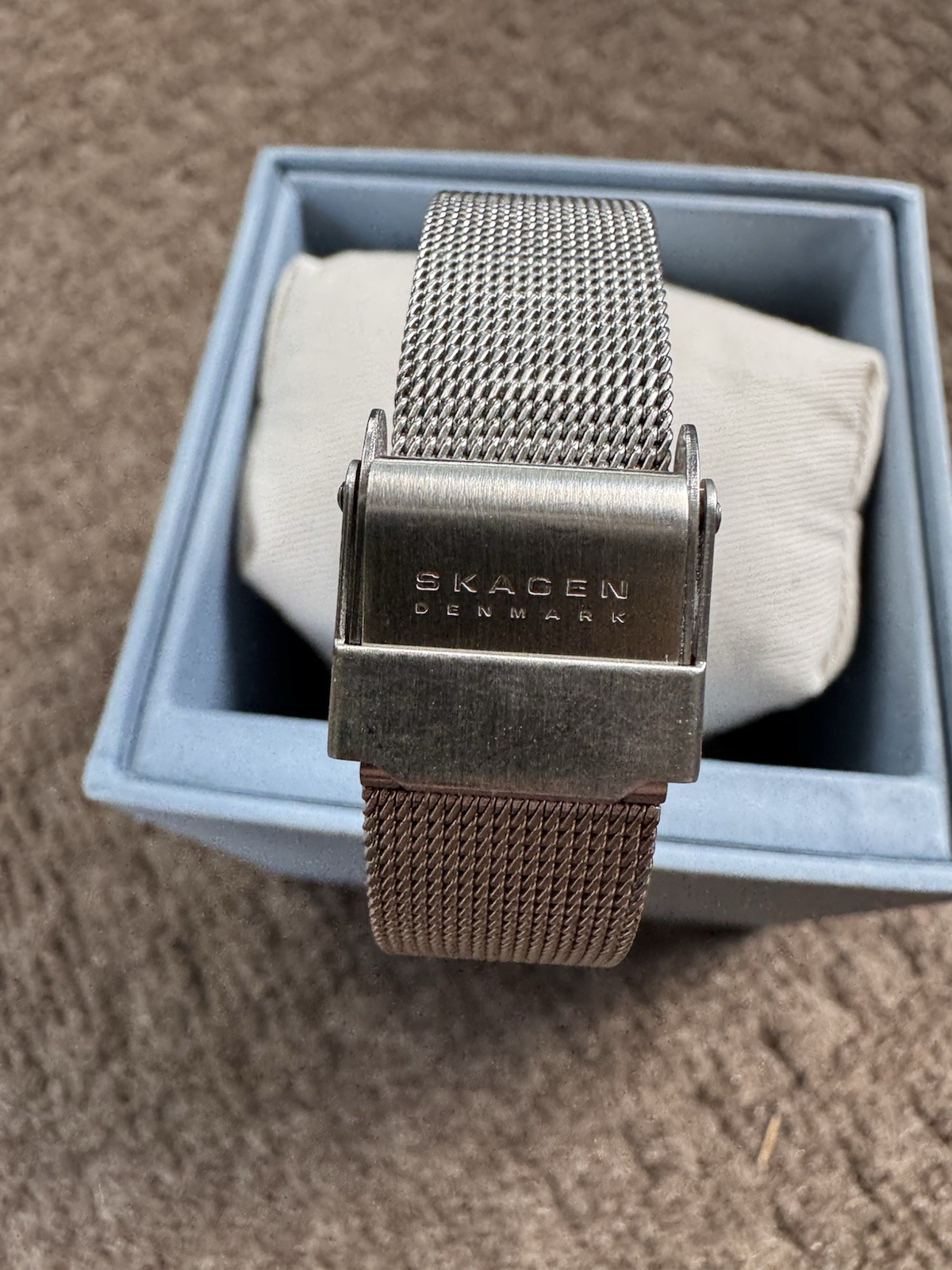 Skagen Ultra Slim Watch Made in Denmark w/ Box 471SSSBC Silver Mesh Black Dial