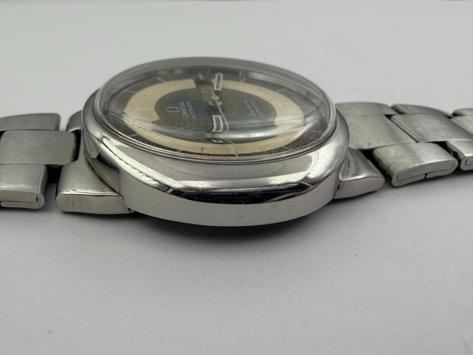 Vintage OMEGA Genève Dynamic 166.108 Stingray Dial Cal Ω 1022 Automatic – 41 mm