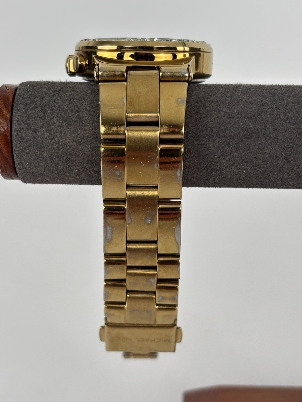 Michael Kors MK-5623 38mm Gold Tone Quartz Date Watch w/Bracelet & New Battery