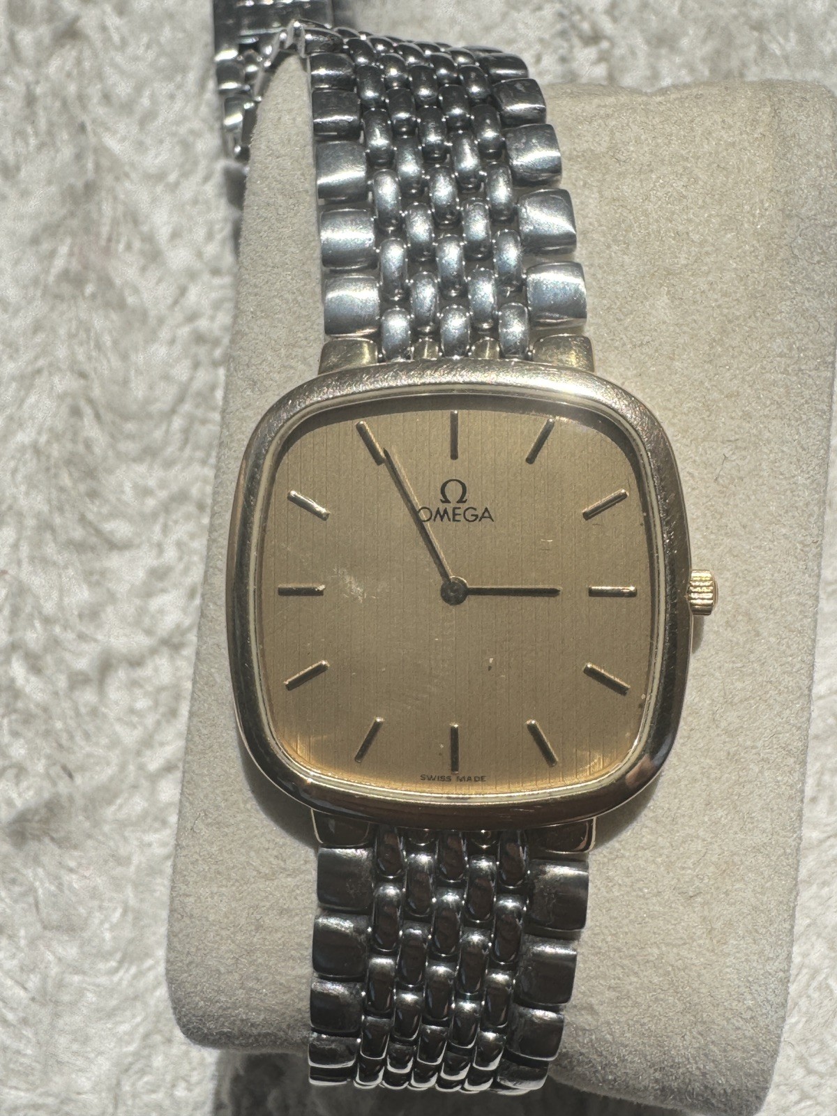 Vintage Omega De Ville Cal.1378 Ref.395.0877.2 Slim Quartz Watch Textured Dial