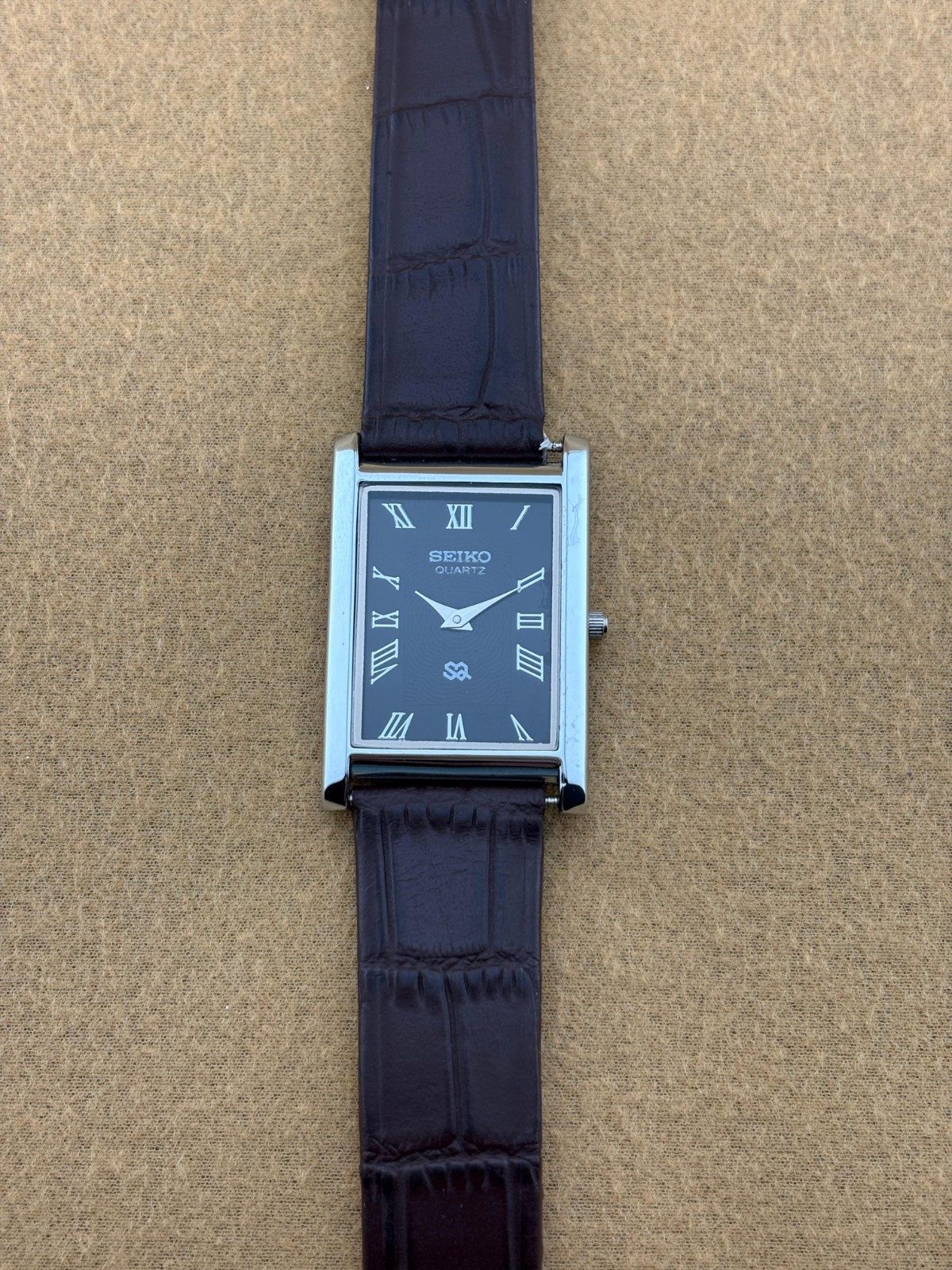 RARE BLACK SILVER Vintage Seiko Slim Quartz men’s Wristwatch-dark brown strap
