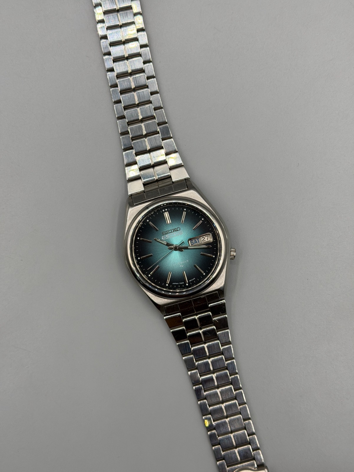 Vintage Seiko 5 Actus 7009 Automatic 21 Jewels Men’s Watch Japan | Blue Sunburst