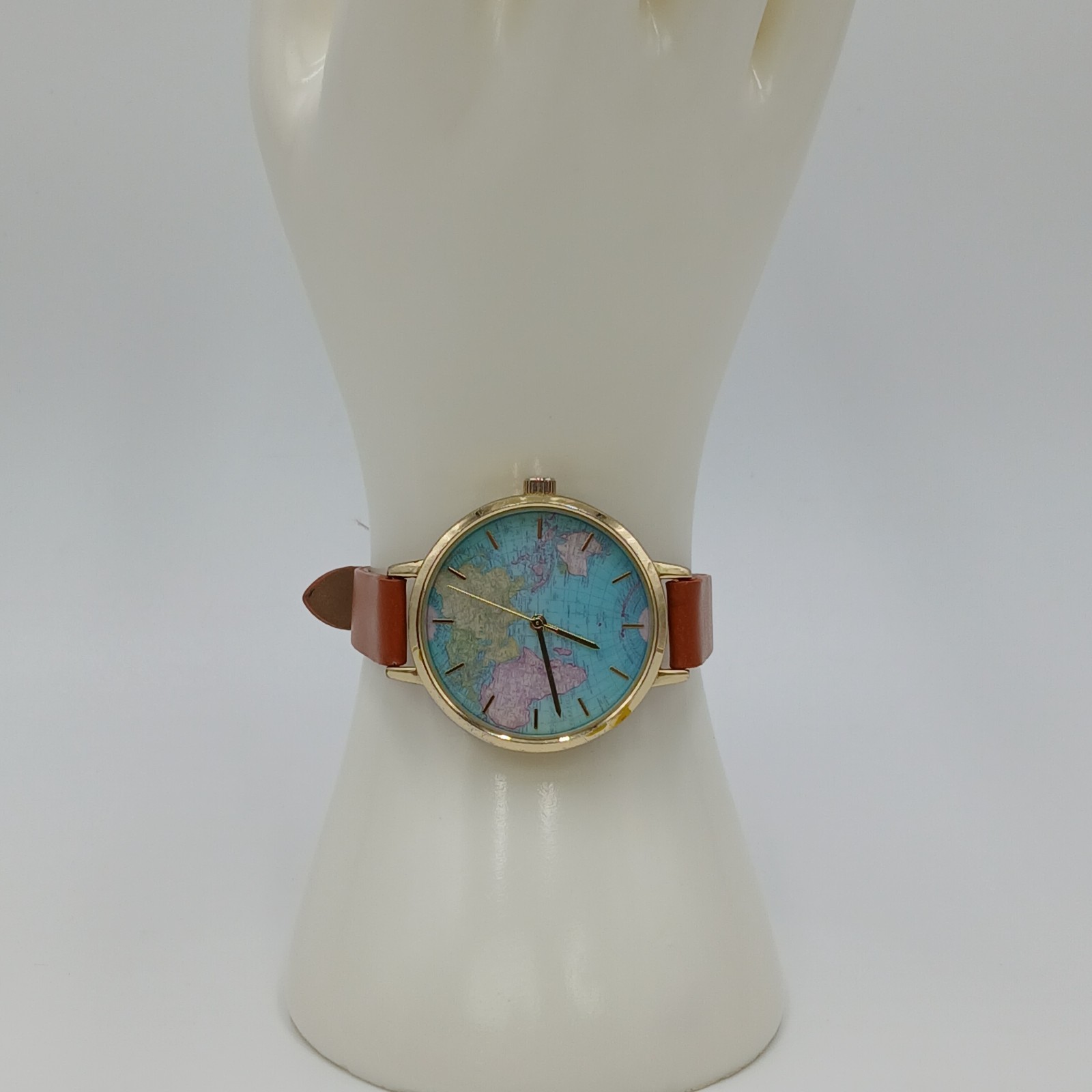 World Map Dial Watch Brown Leather 8in Strap Gold Tone Quartz Japan New Battery