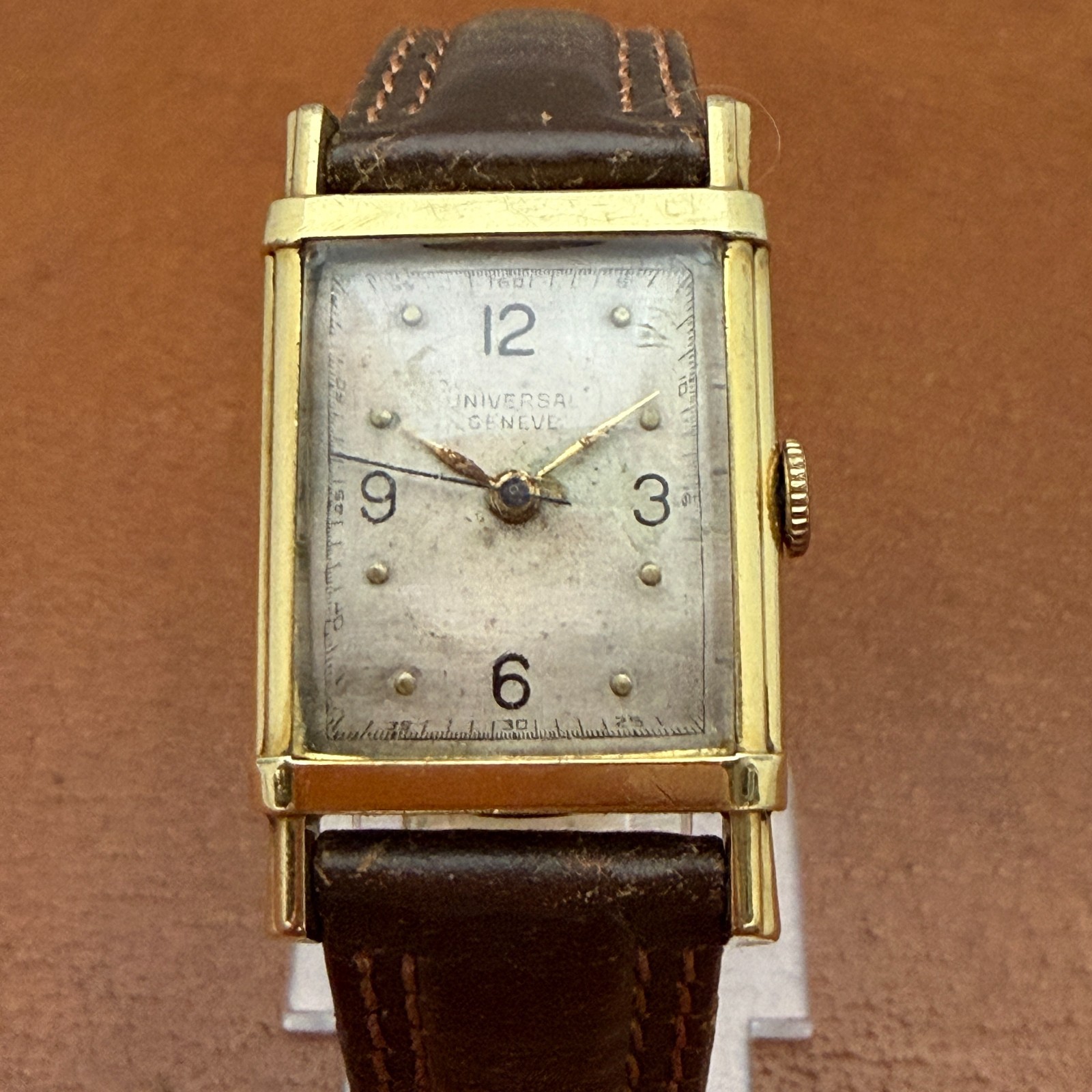 Vintage Manual Universal Geneve Tank Watch Cal 231 Fancy Lugs Dress Watch