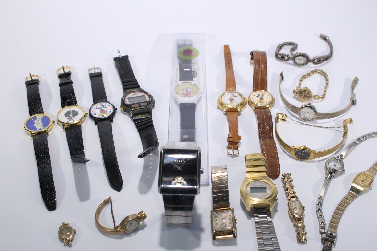 Lot of 19 Watches AS-IS / NOT TESTED. Various Brands See Pics!!!