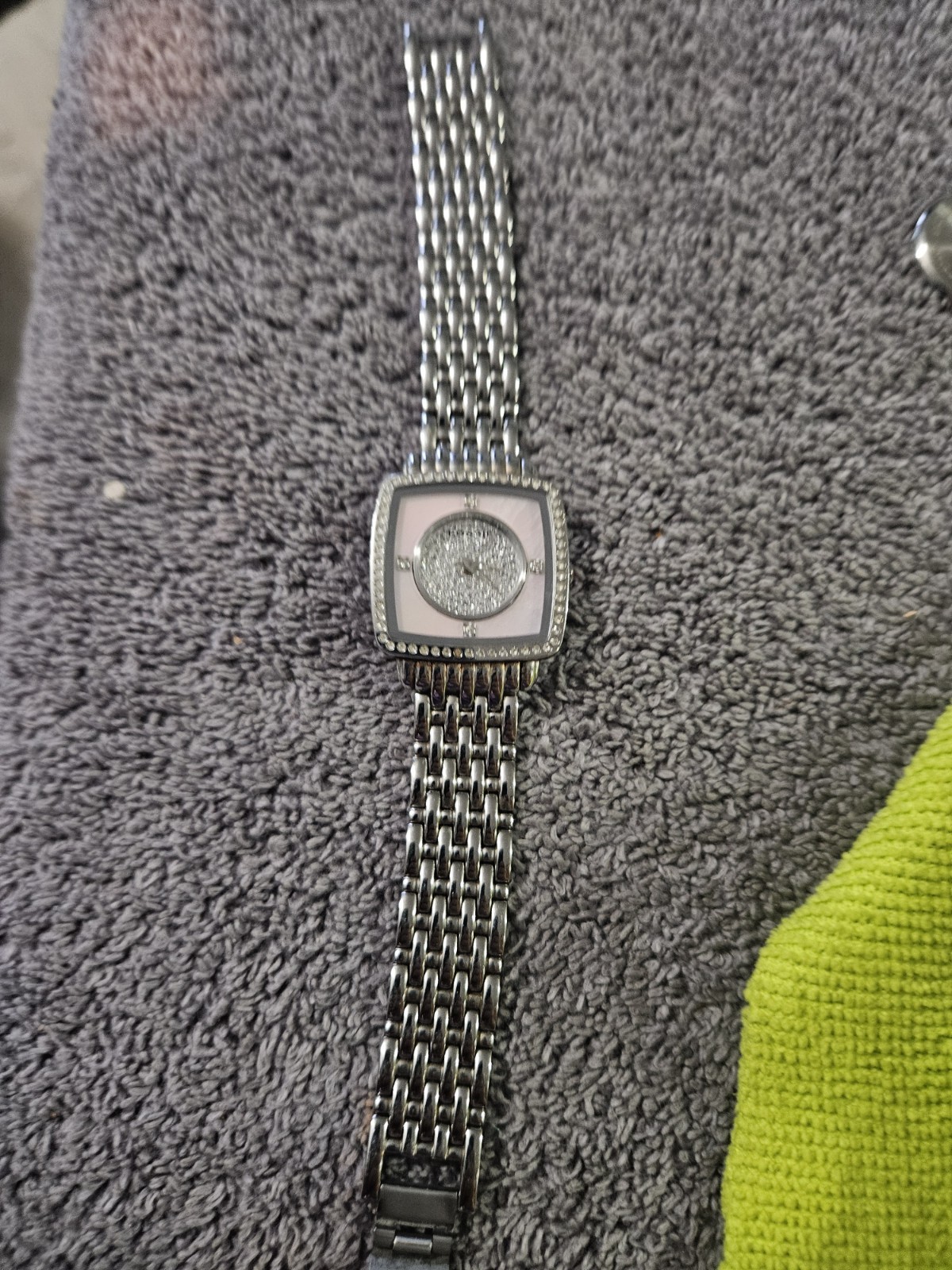 Fossil F2 Ladies Wristwatch Gem Set Bezel Silver Tone NEEDS BATTERY