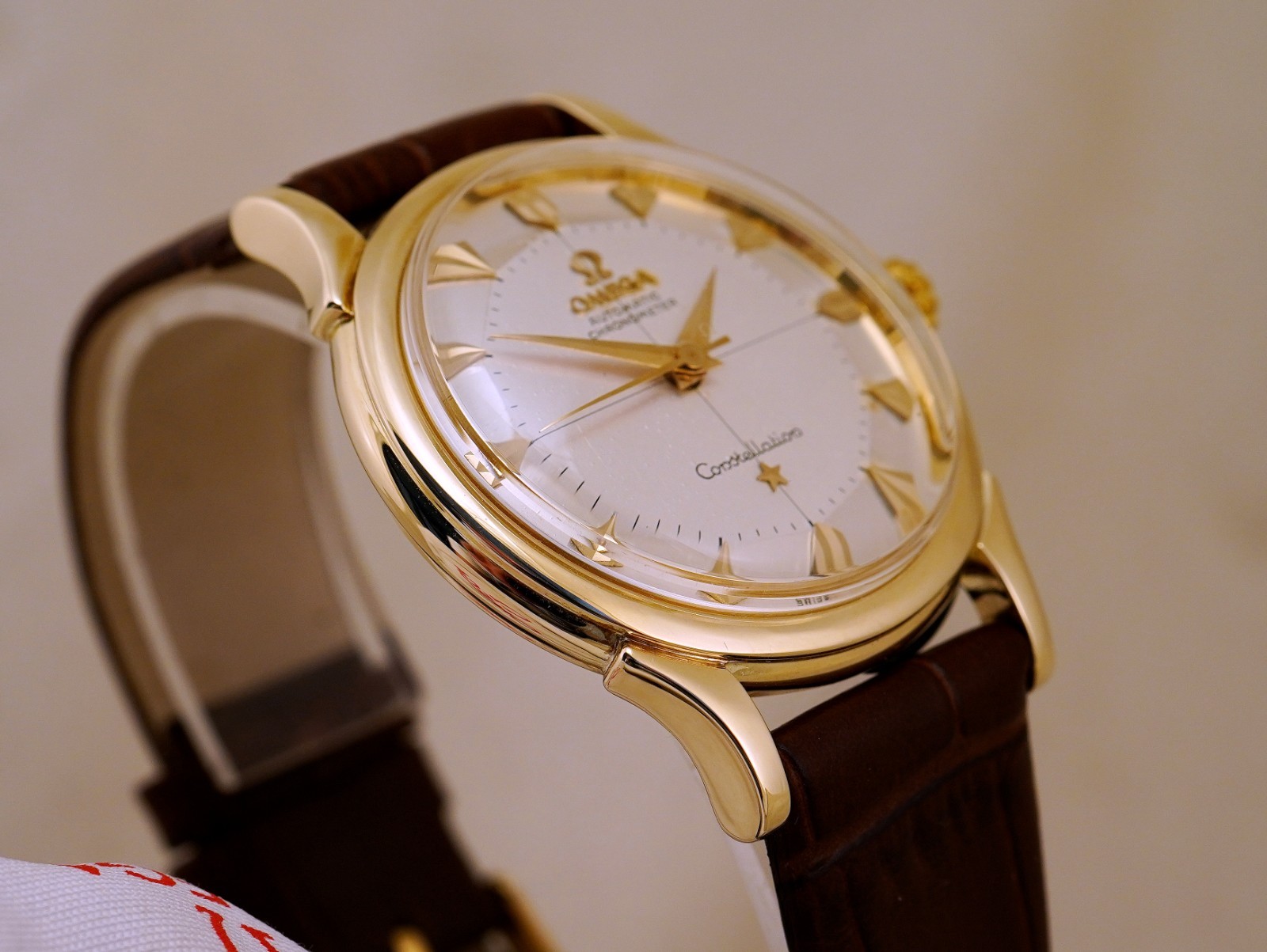 VINTAGE OMEGA CONSTELLATION 14381/2 14K GOLD CHONOMETER PIE-PAN DIAL FANCY LUGS