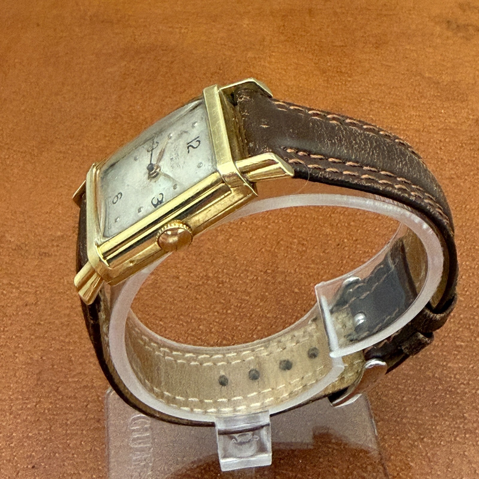 Vintage Manual Universal Geneve Tank Watch Cal 231 Fancy Lugs Dress Watch