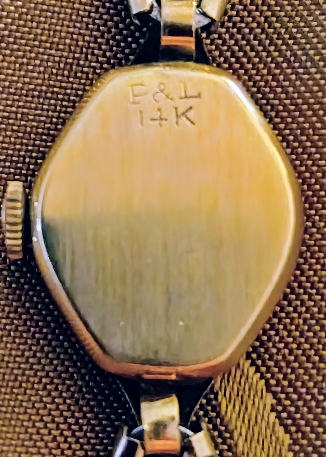 Vintage 14K Gold 17 Jewel Helbros Swiss Ladies Watch ~ Works And Looks Great