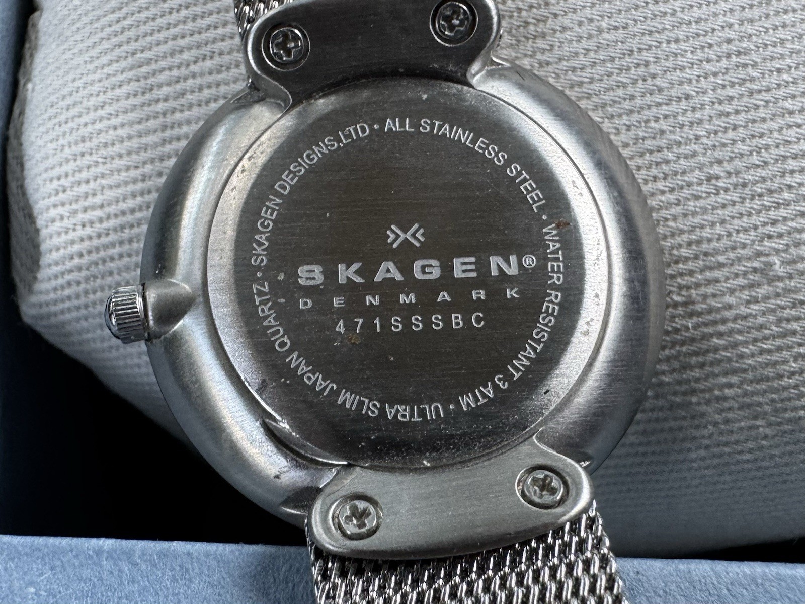 Skagen Ultra Slim Watch Made in Denmark w/ Box 471SSSBC Silver Mesh Black Dial