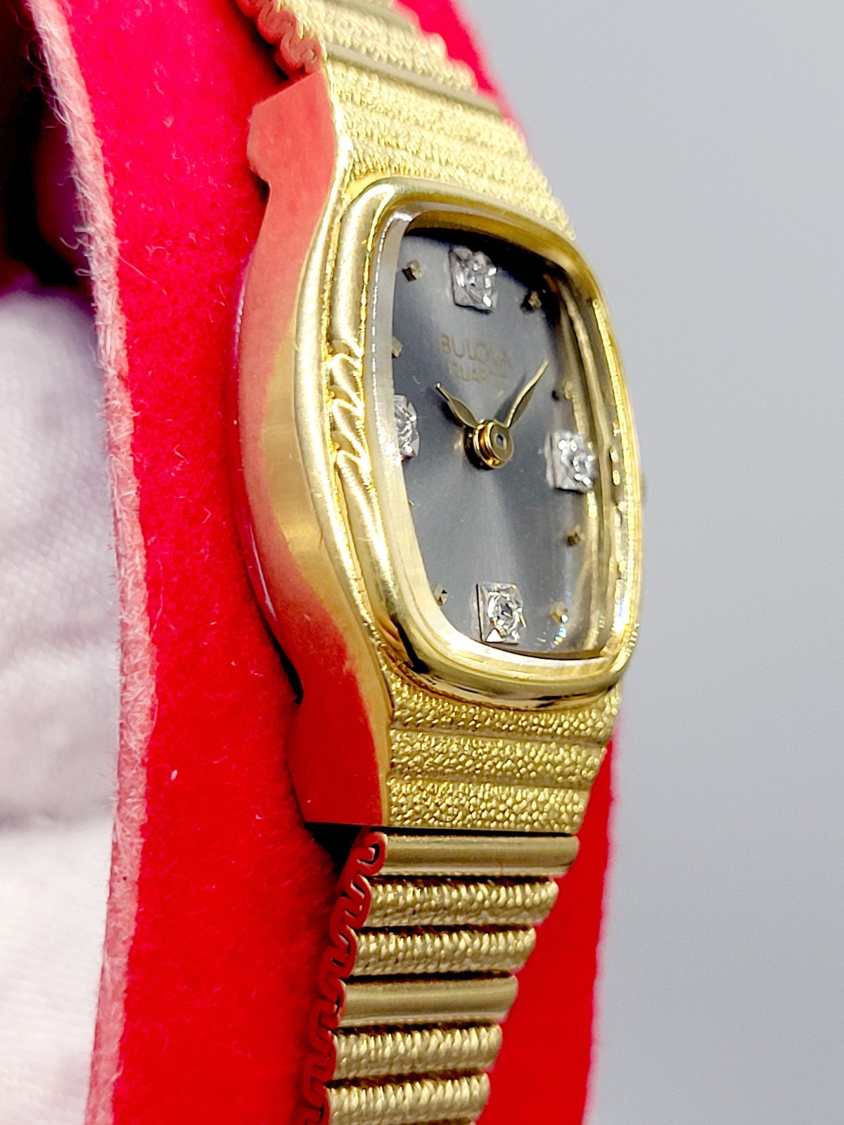 Bulova Women’s Watch 1985 Vintage Diamond Dial Gold Tone Vintage [MINT] 17mm