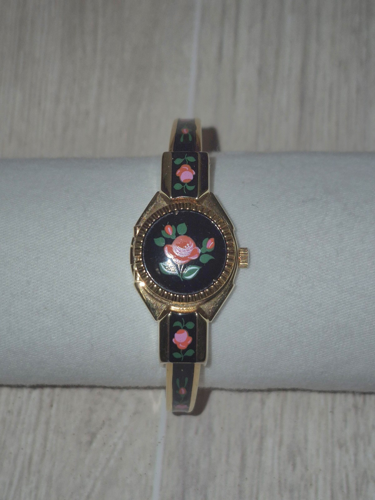 Vintage Peek a Boo Watch Black Enamel Vibrant Rose Designs Beautiful FREE SHIP