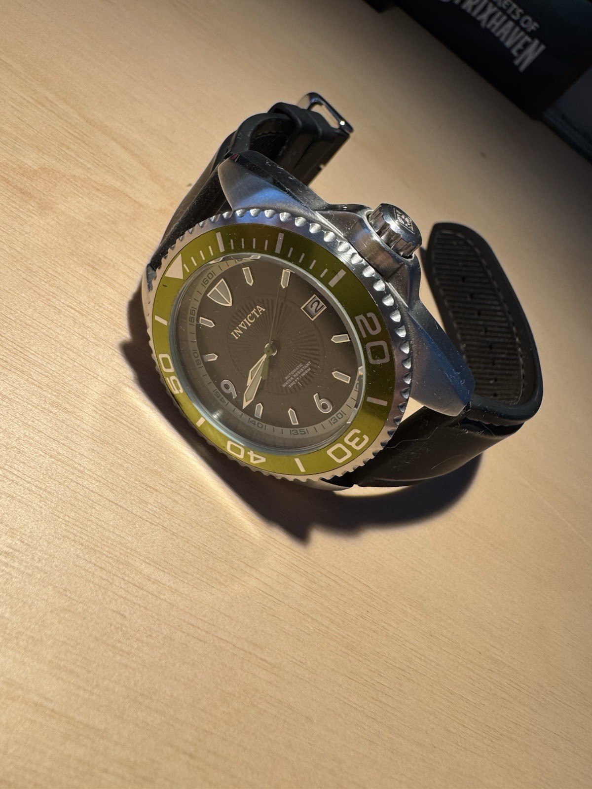 Invicta Men s 6055 Pro Diver Automatic stainless steel watch green bezel RARE