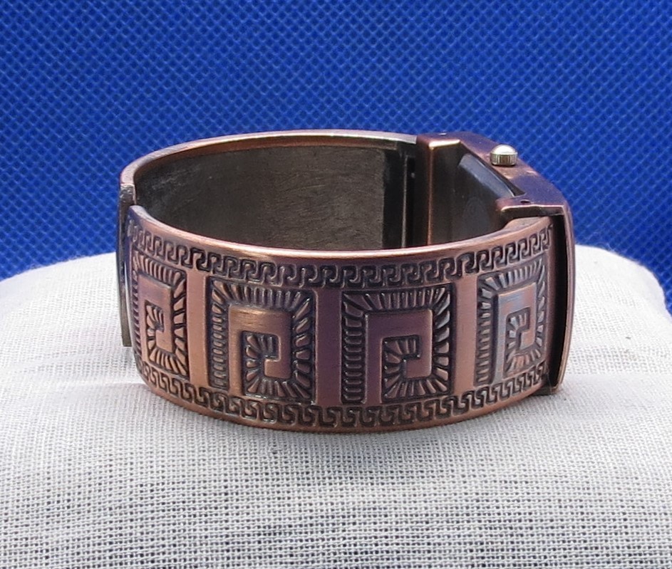 Finesse Copper Toned Classy Women’s Cuff Band Wristwatch