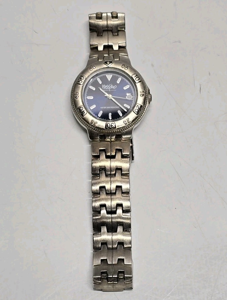 Mossimo Blue Dial Date Indicator Silver Tone Stainless Steel Band Watch Pre Owne