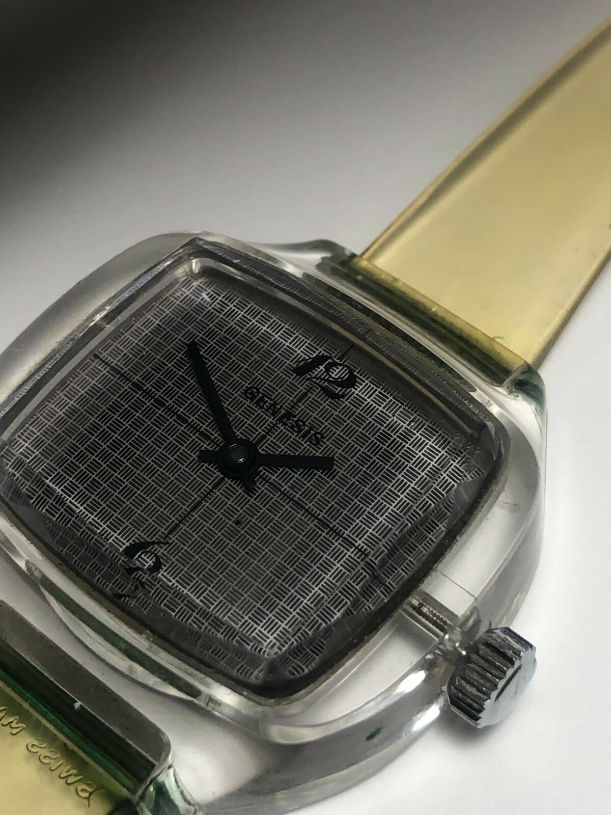 VINTAGE SWISS MADE 1970’s GENESIS PLEXIGLASS LADIES WIND-UP WRISTWATCH AGON CHR