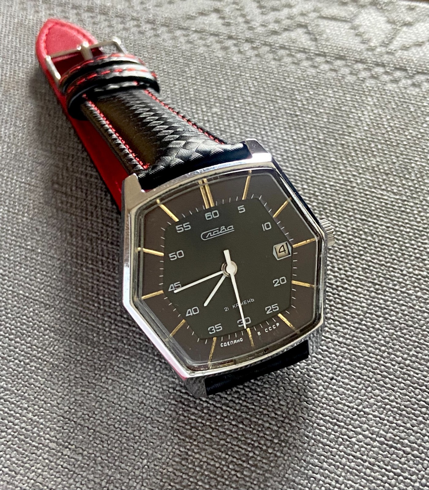 Vintage Slava Soviet Men’s Mechanical Wristwatch 1980s