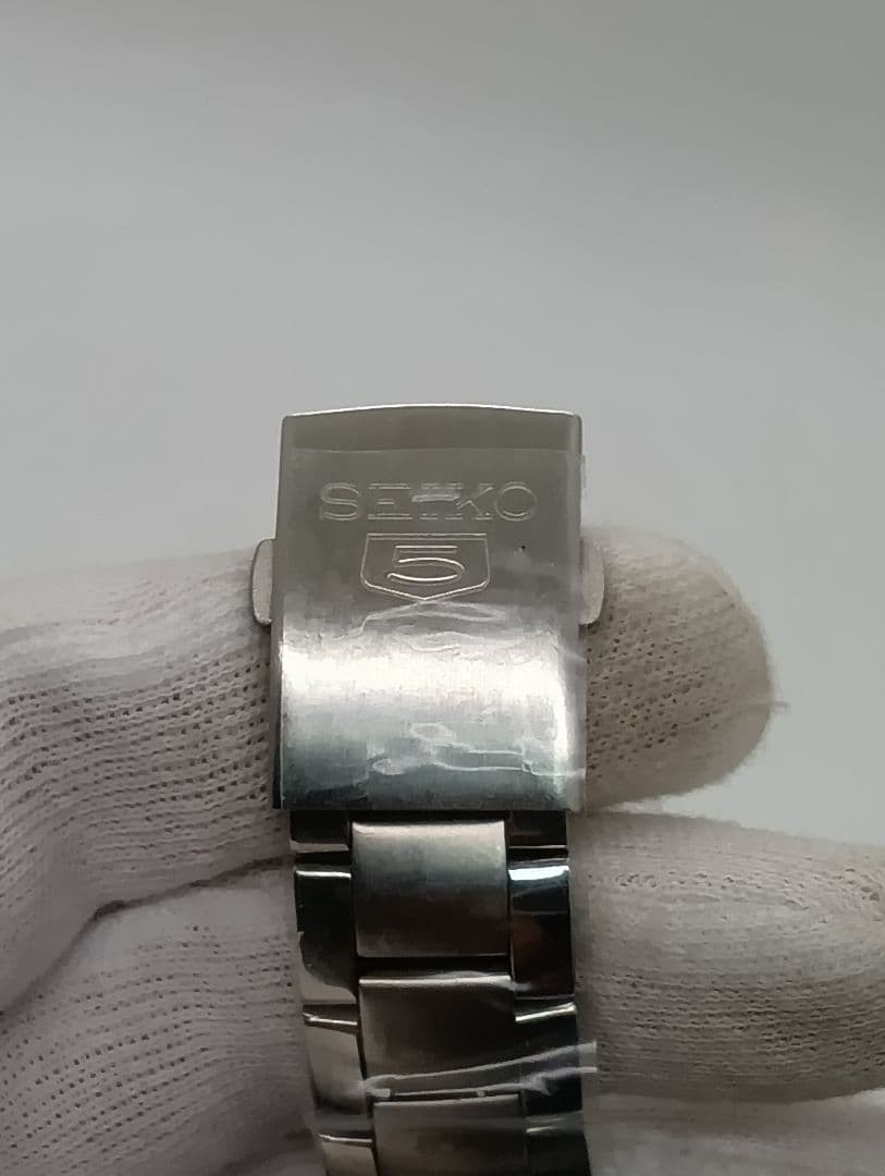 Rare SEIKO 5 Automatic Wristwatch 21 jewels Day Date Running