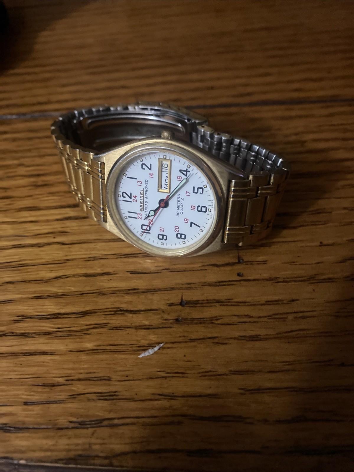 Vintage Speidel 30 Meters Quartz Stainless Steel Water Resistant Watch 7068
