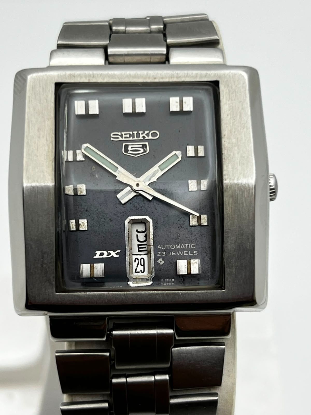 Vintage Seiko 5 DX 6106-5470 Automatic 23J Square TV Dial Day Date Watch