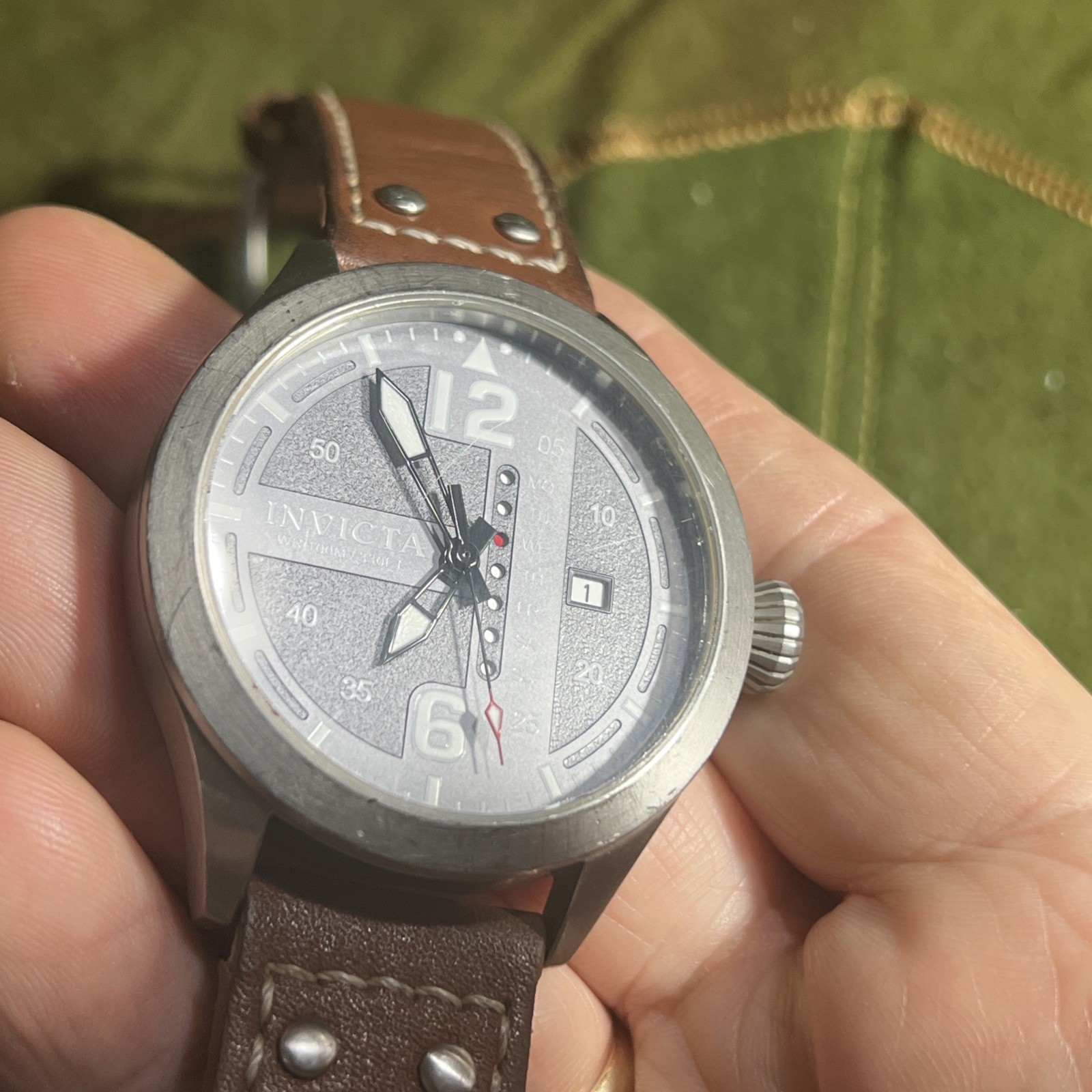 I FORCE Invicta 22182 Men Watch gray Face W/ original Leather Band/Day date RUNS