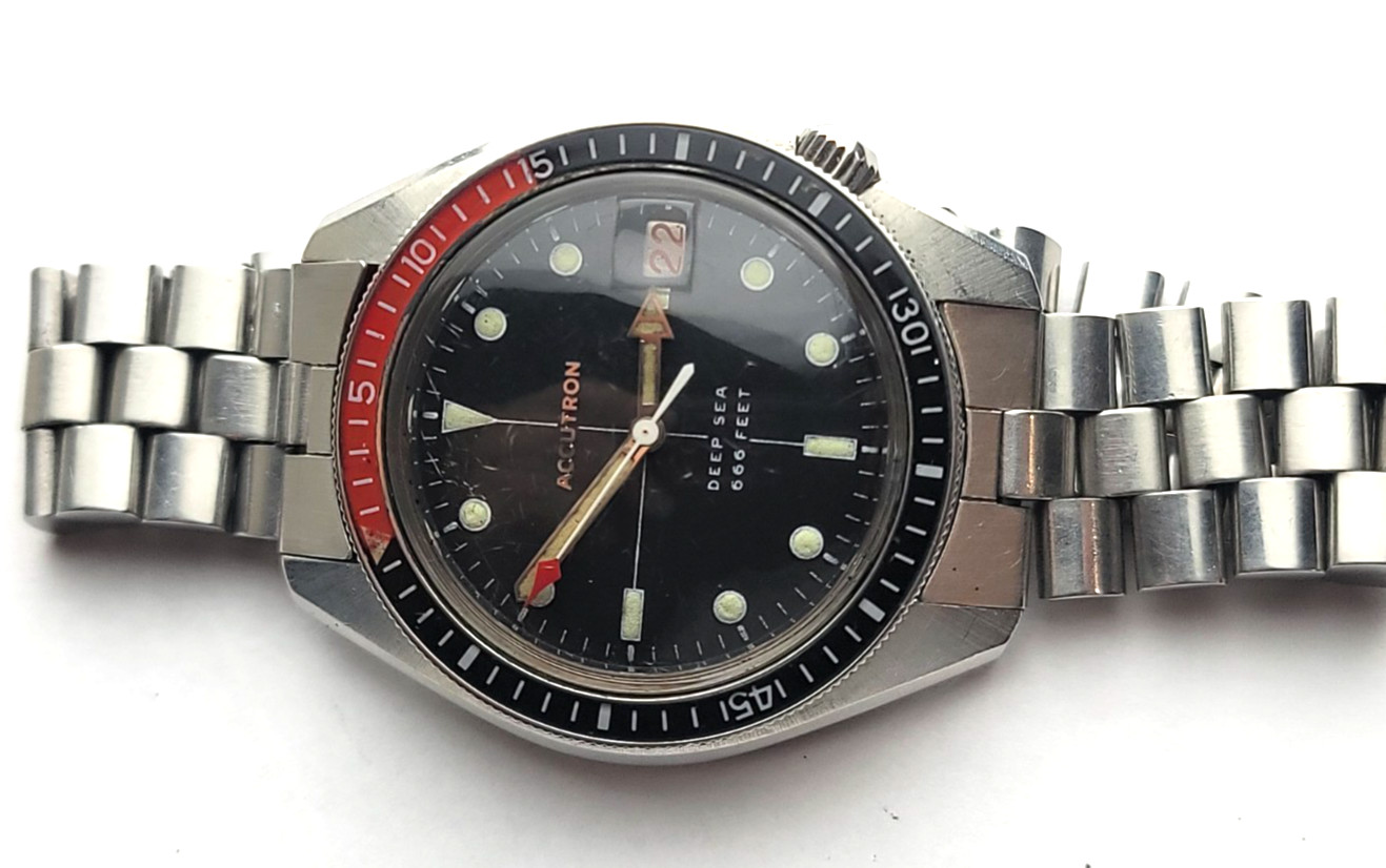 Vintage 1970 Stainless steel Accutron Deep Sea 666 Original bracelet running.
