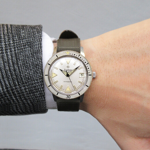 ZODIAC Seawolf Divers 1960 Automatic Ref.722-946 Cal.70-72 SS 35.5 mm