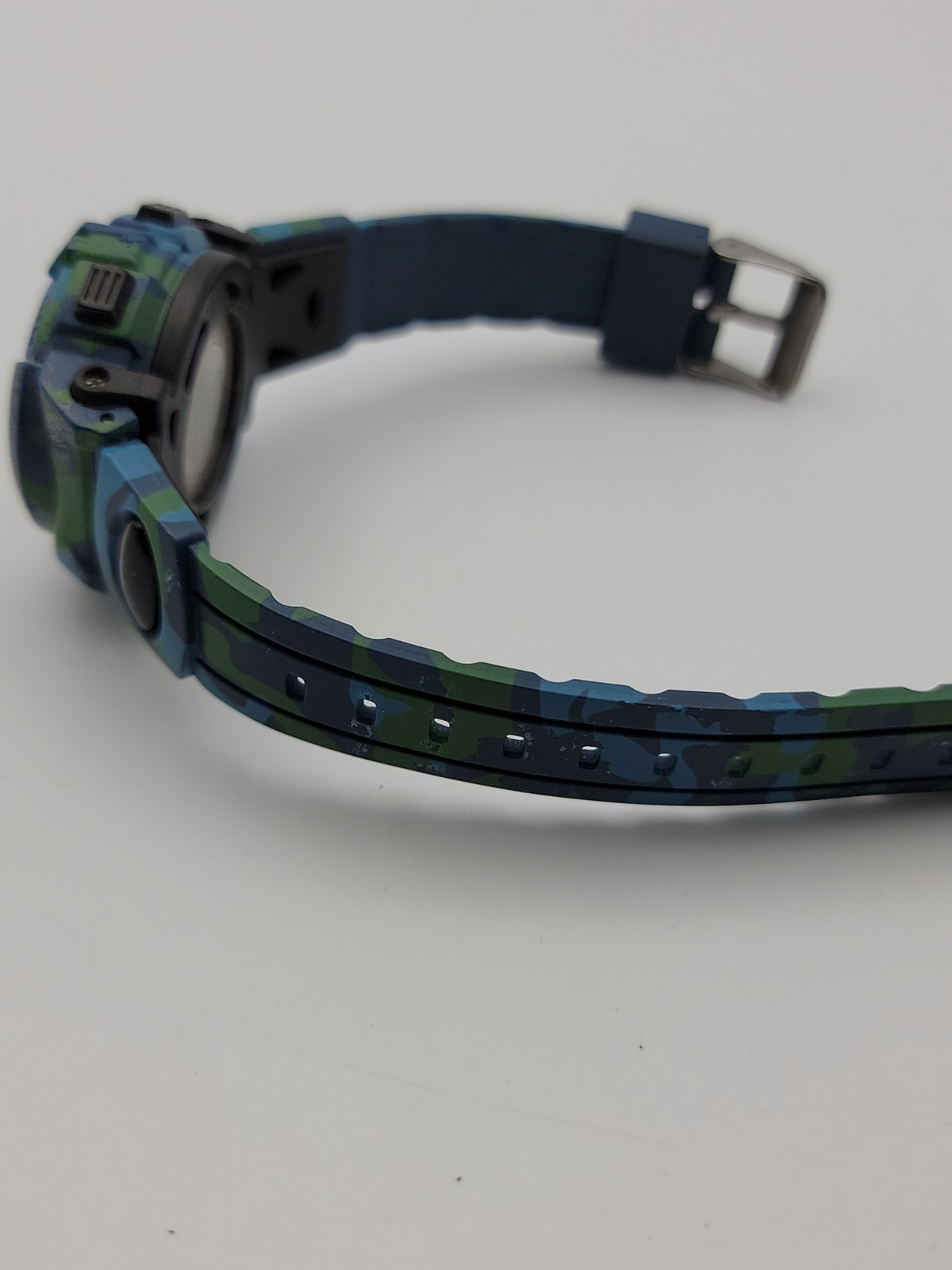 Lavaredo Kids Digital Watch 38mm Blue Green Band 4.75″-7.5″, Runs