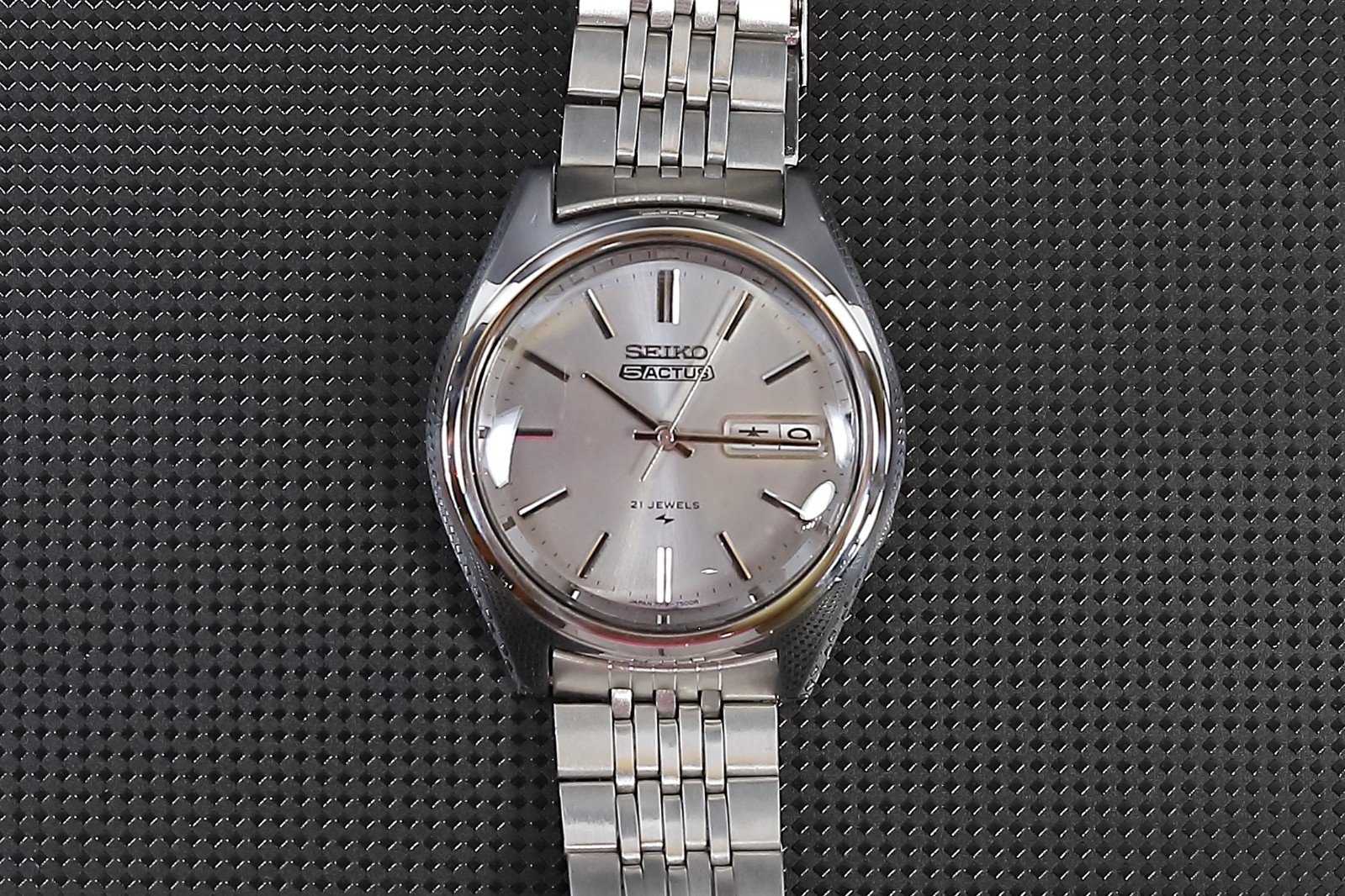 Seiko 5 Actus 7019-7060 Automatic 21J Day-Date Silver Blue Dial Vintage Japan