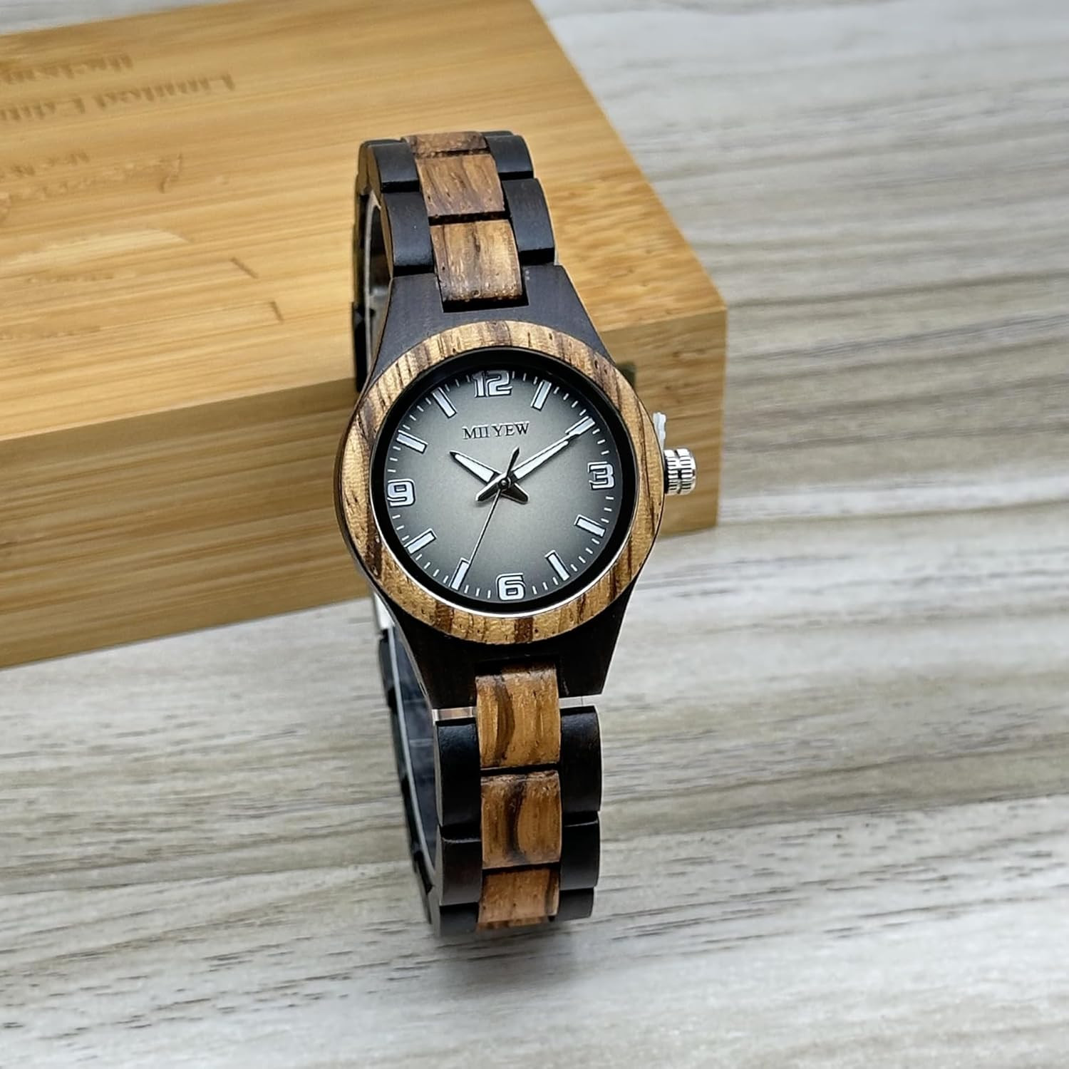 Wooden Watch for Women Natural Wood round Analog Quartz Watches with Gradient Gr