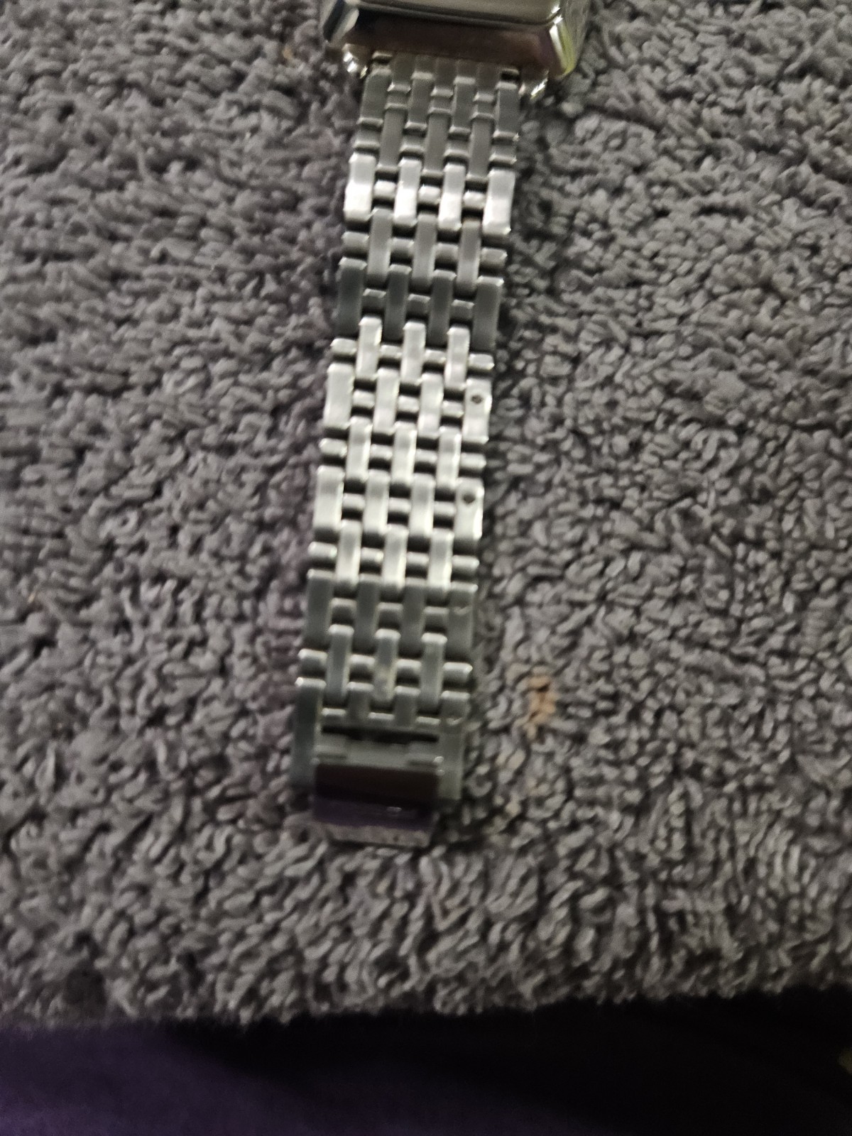 Fossil F2 Ladies Wristwatch Gem Set Bezel Silver Tone NEEDS BATTERY
