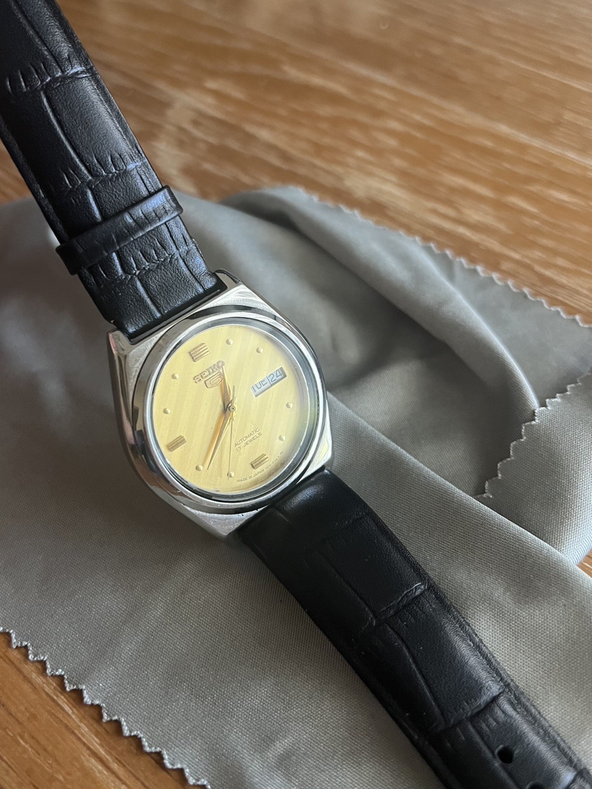 Rare Vintage Seiko 5 Men’s Automatic – 7009-6140 Gold Dial – Genuine Leather