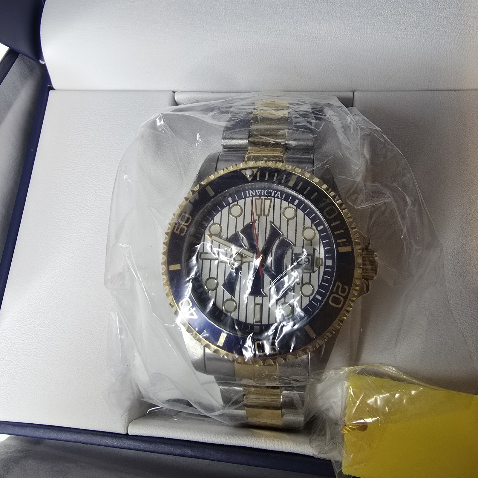 Invicta MLB New York Yankees Men’s Quartz Watch 49857 Baseball 43mm