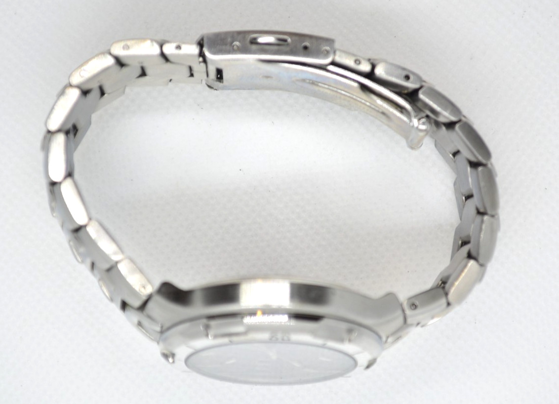 GUESS G65220G Waterpro Silver Tone Men’s Wristwatch Stainless Steel Bracelet