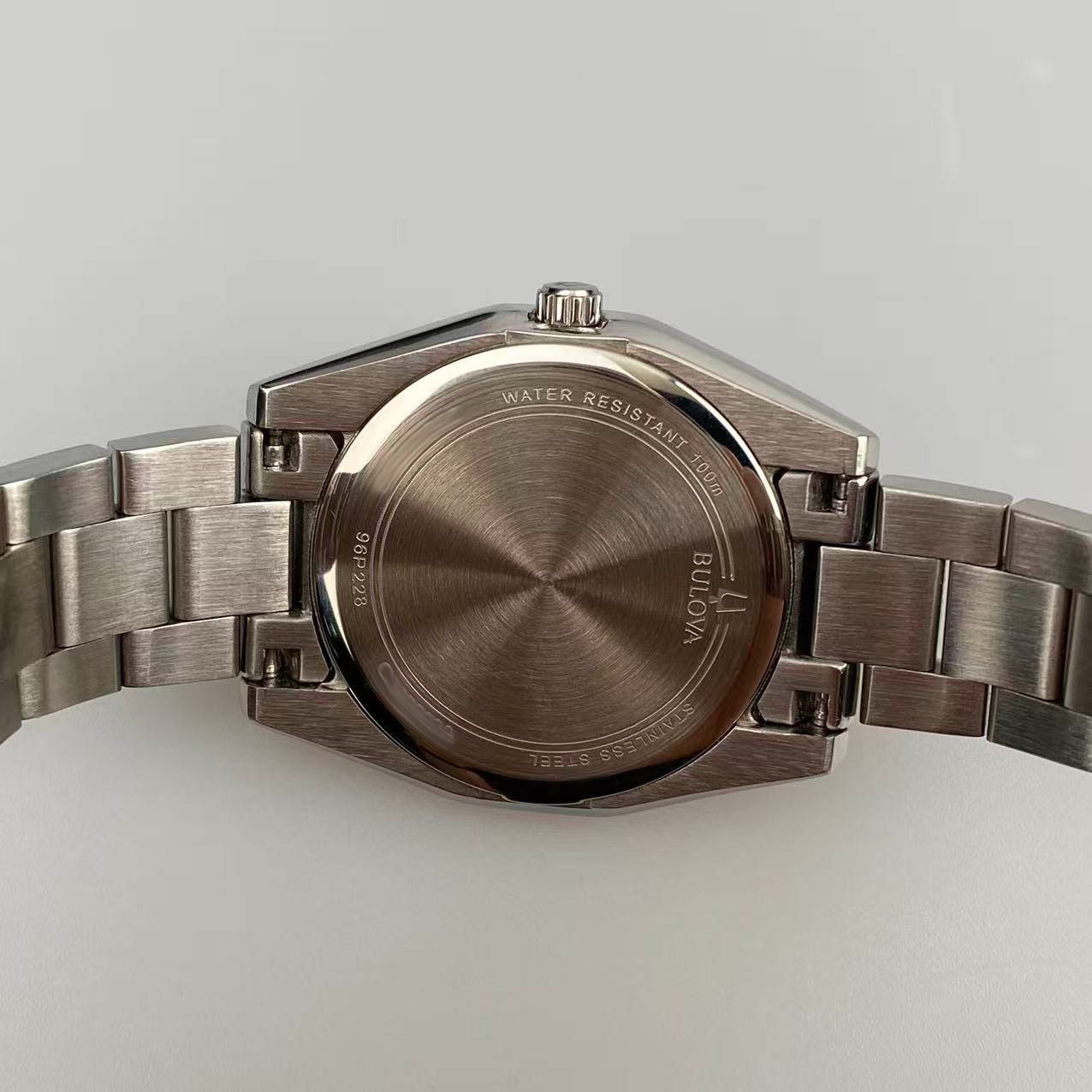 New Bulova Surveyor 96P228 Mother of Pearl Dial Women’s Quartz Watch 31 mm