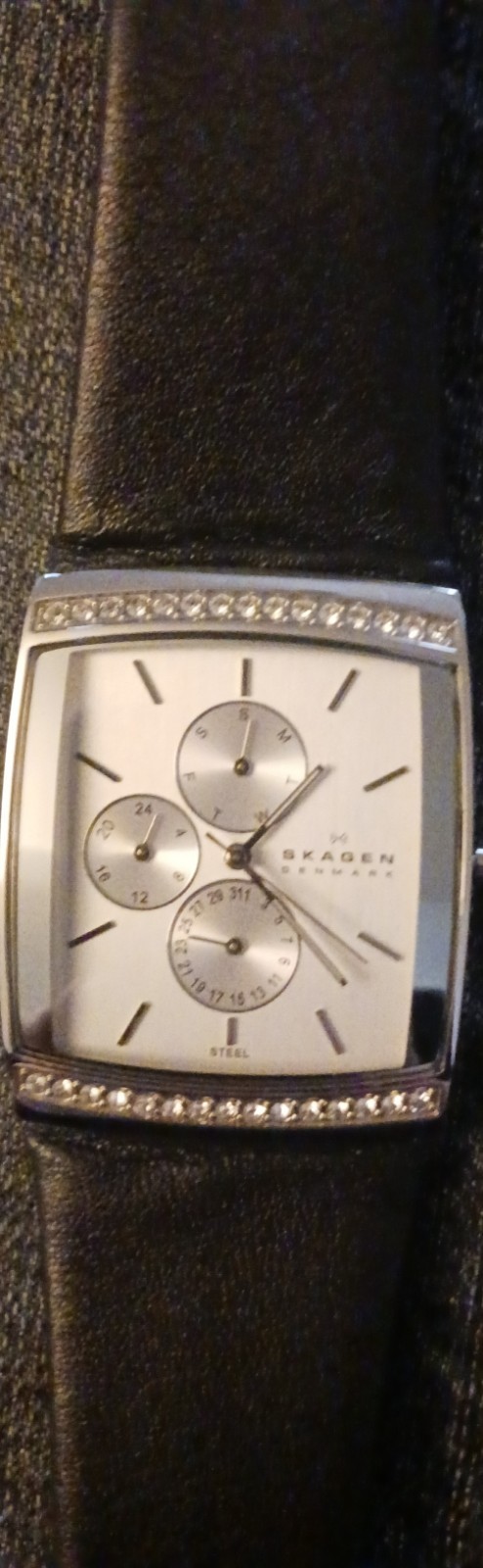 Black Leather Skagen 656LSLB Watch Mother Pearl Chronograph Accents Free Ship