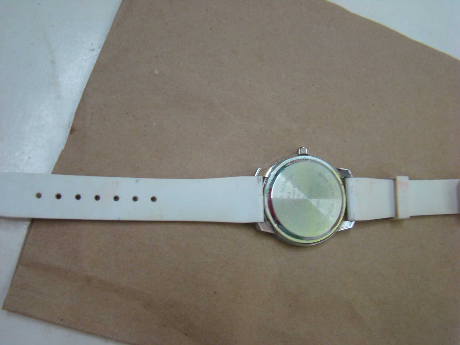 Xhilaration Unisex Men’s Women’s Sporty Watch with White Silicone Band