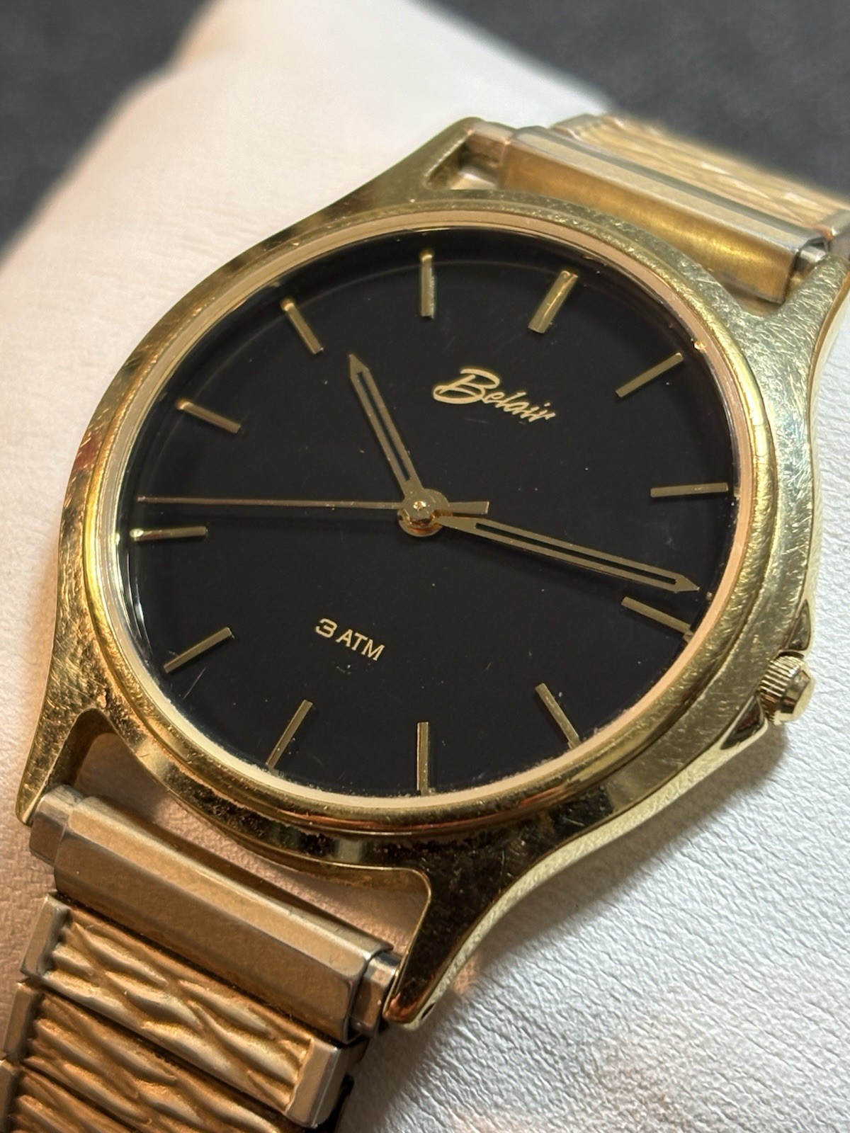Vintage Belair Mens Quartz Watch 34mm Gold Tone Black Dial,Expandable Band