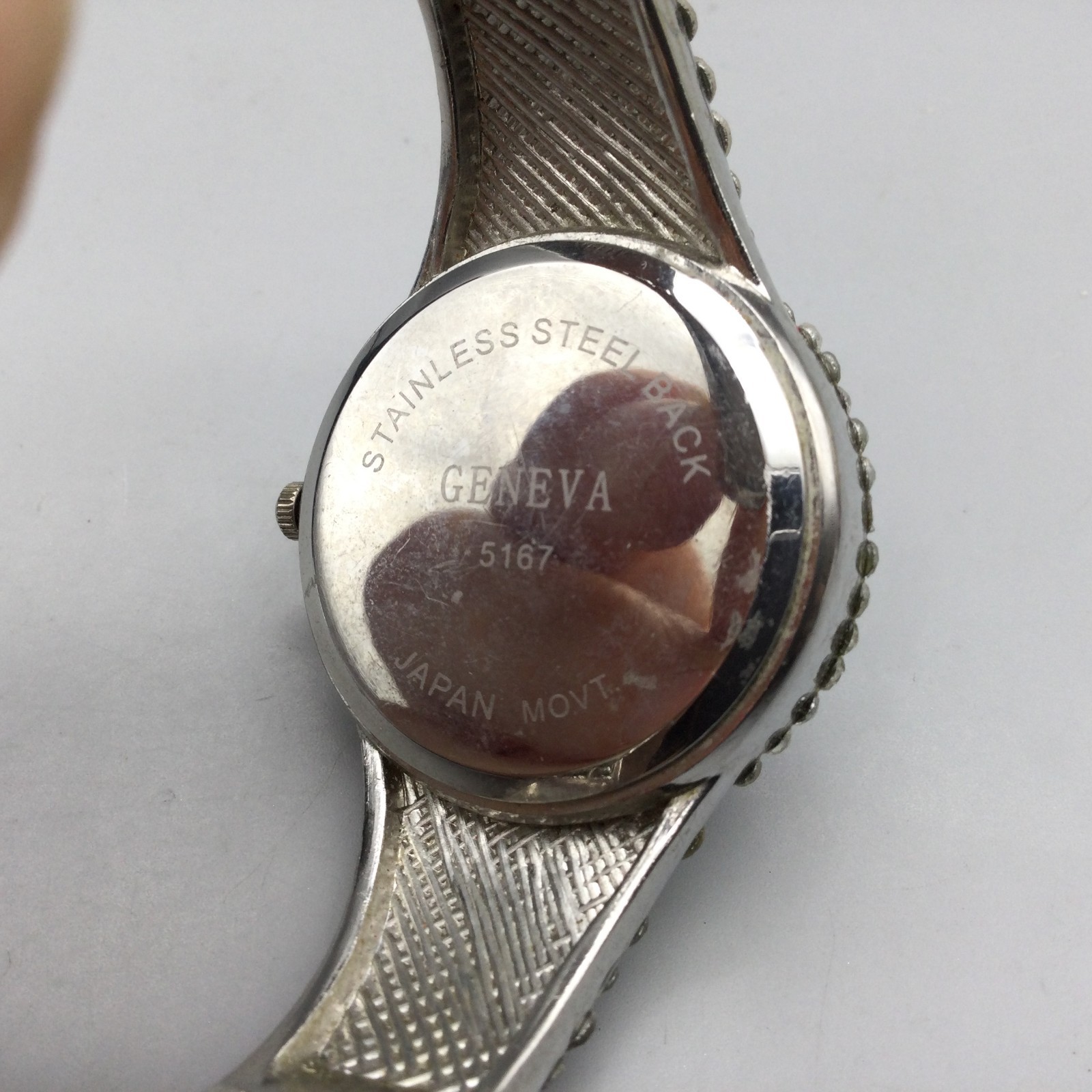 Geneva Watch Womens 33mm Silver Tone Crystals Hinged Bangle New Battery
