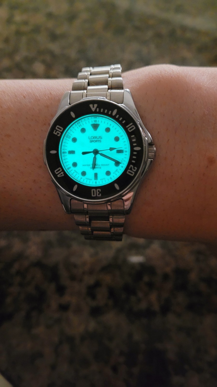 Lorus 60 click dive watch. 150m water resistant. Full lume dial. 30mm diameter